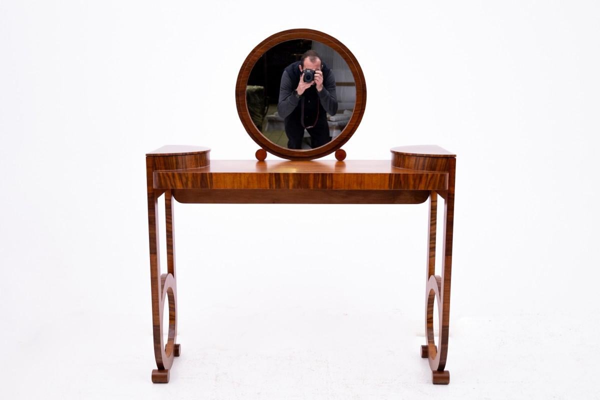 Mid-20th Century Art Deco dressing table with chair, Poland, ca. 1940. For Sale