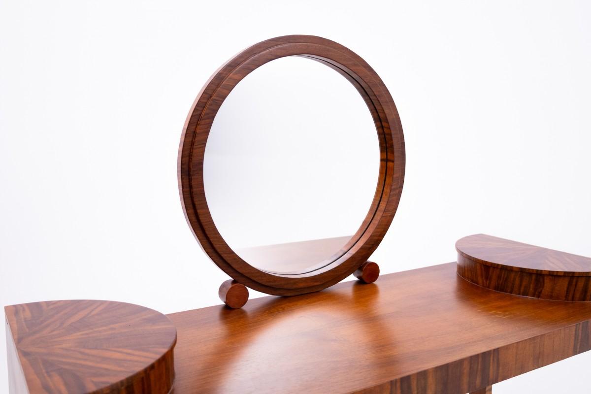 Walnut Art Deco dressing table with chair, Poland, ca. 1940. For Sale