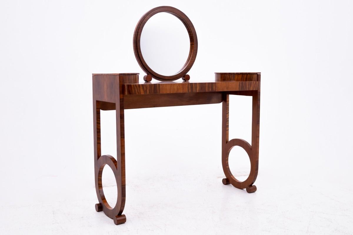 Polish Art Deco dressing table with chair, Poland, ca. 1940. For Sale