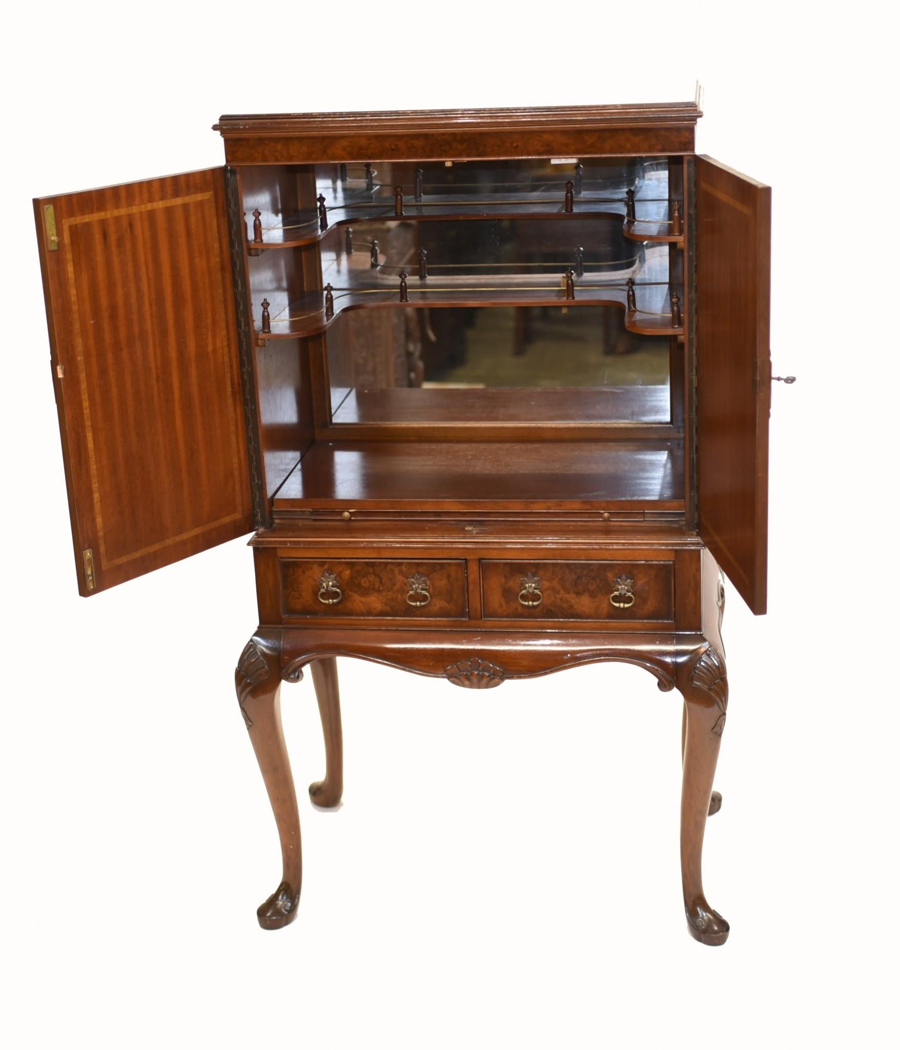 Noce Armadietto per bevande Art Deco Epstein Cocktail Chest Burr Walnut 1930 in vendita