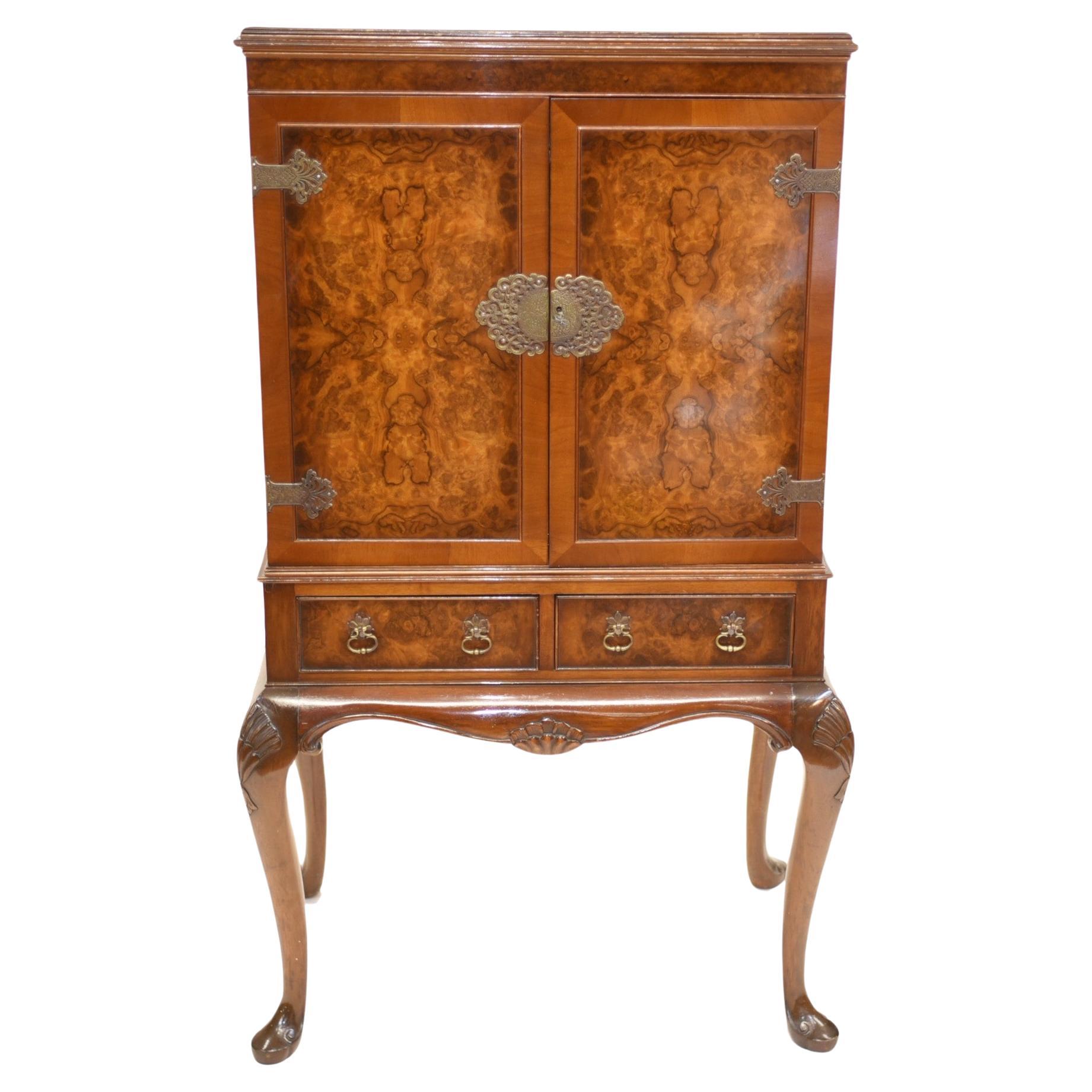 Armario para copas Art Decó Epstein Cocktail Chest Nogal rebabas 1930