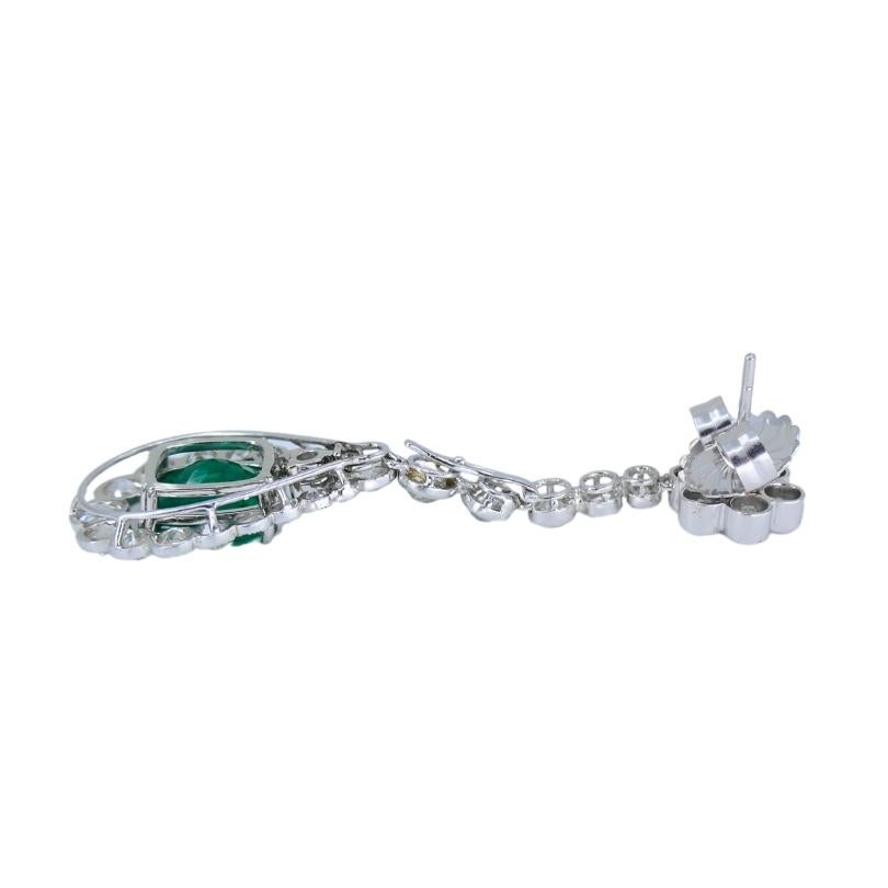 Art déco Art Deco Drop Earrings Platinum Diamond Emerald Cushion Cut Estate Jewelry en vente