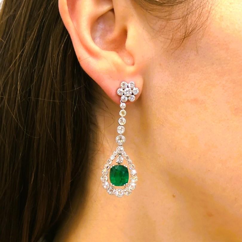 Art Deco Drop Earrings Platinum Diamond Emerald Cushion Cut Estate Jewelry Pour femmes en vente