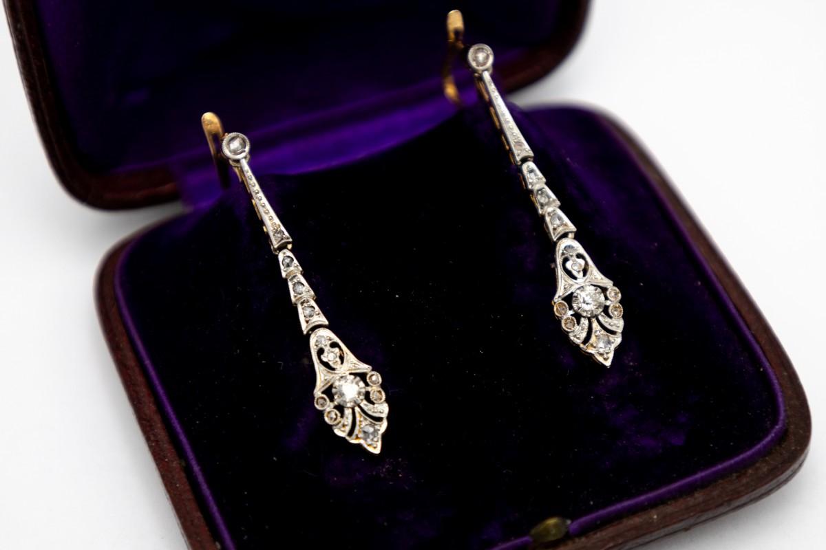 Pendientes gota Art Decó, Europa Occidental, hacia 1925. Corte europeo antiguo