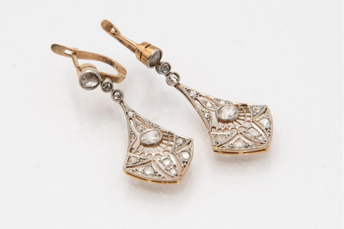 Art Deco drop gold earrings with diamonds, circa 1925. 1