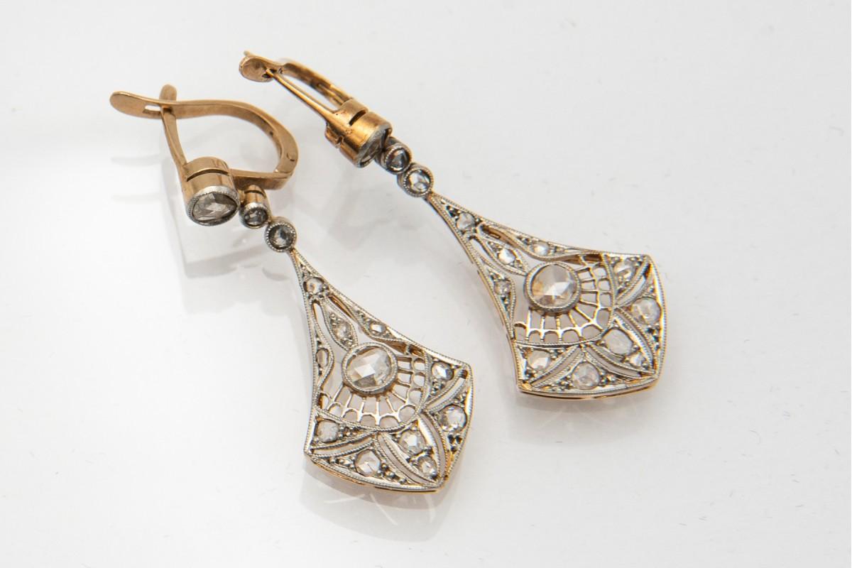 Art Deco drop gold earrings with diamonds, circa 1925. 2