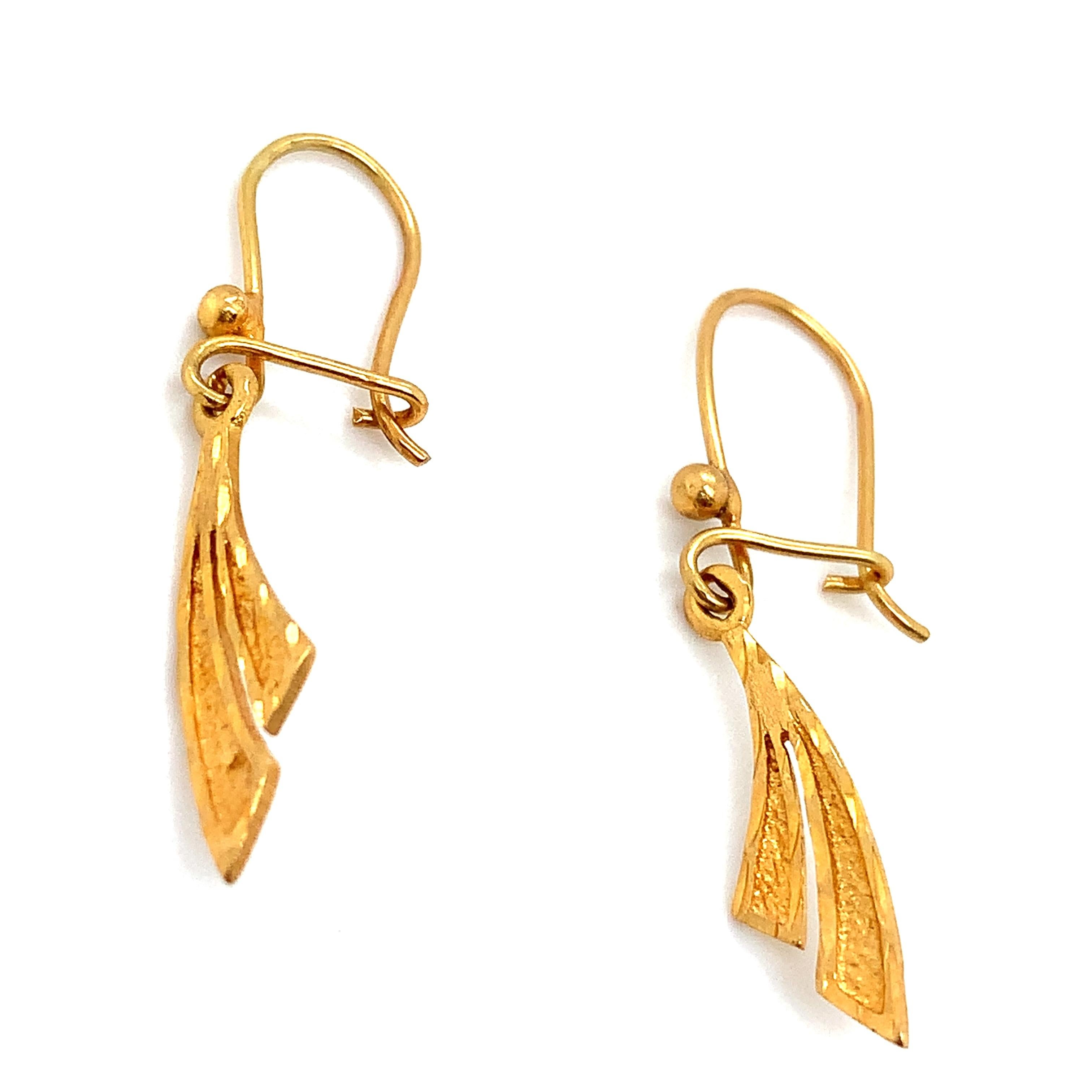 Donna Orecchini a goccia Art déco con chiusura a leva in oro giallo 18 carati in vendita