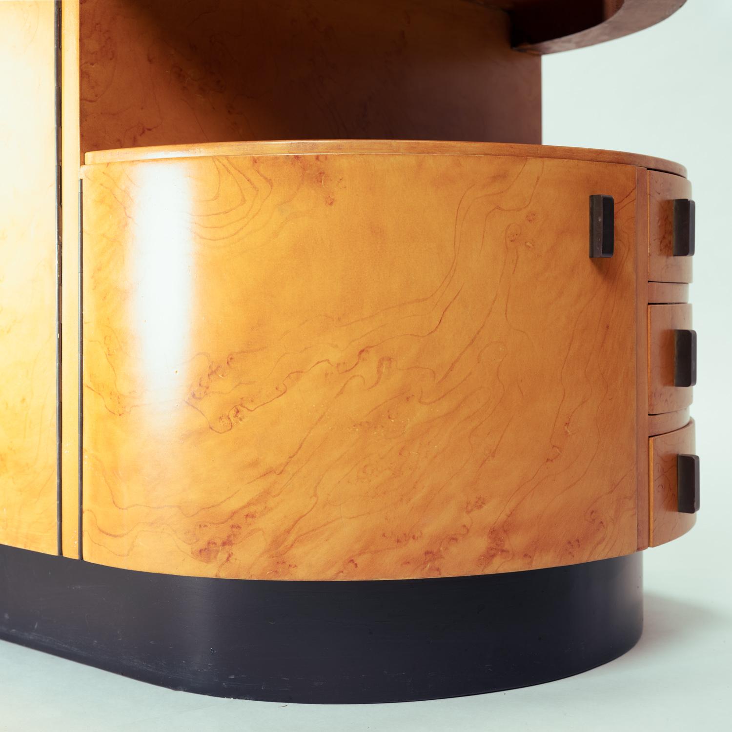 Meuble de bar Art Déco en bois de ronce peint d'imitation, Italie 1961 en vente 6