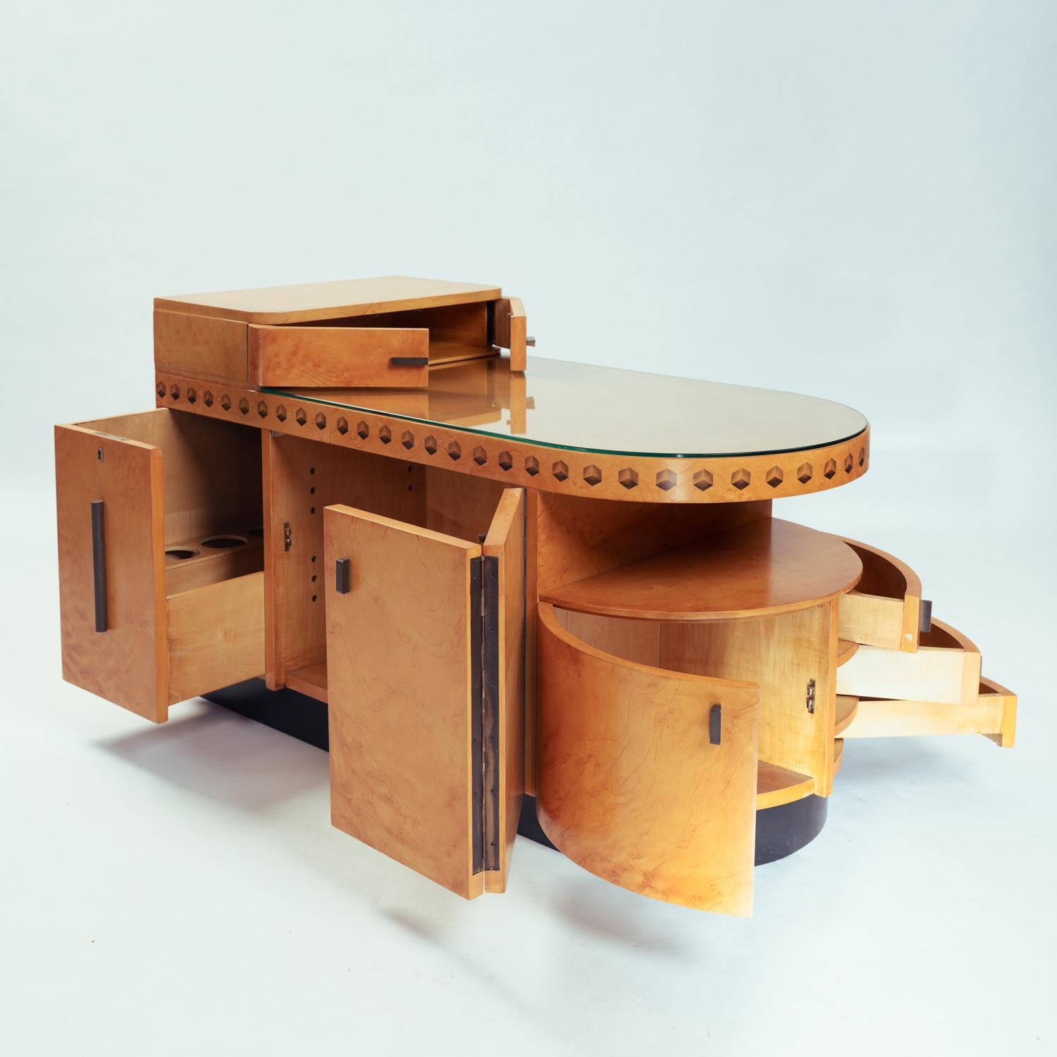 italien Meuble de bar Art Déco en bois de ronce peint d'imitation, Italie 1961 en vente