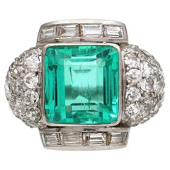 Art Deco DSEF 4,00 Karat kolumbianischer Smaragd und Diamant Fancy Cluster-Ring