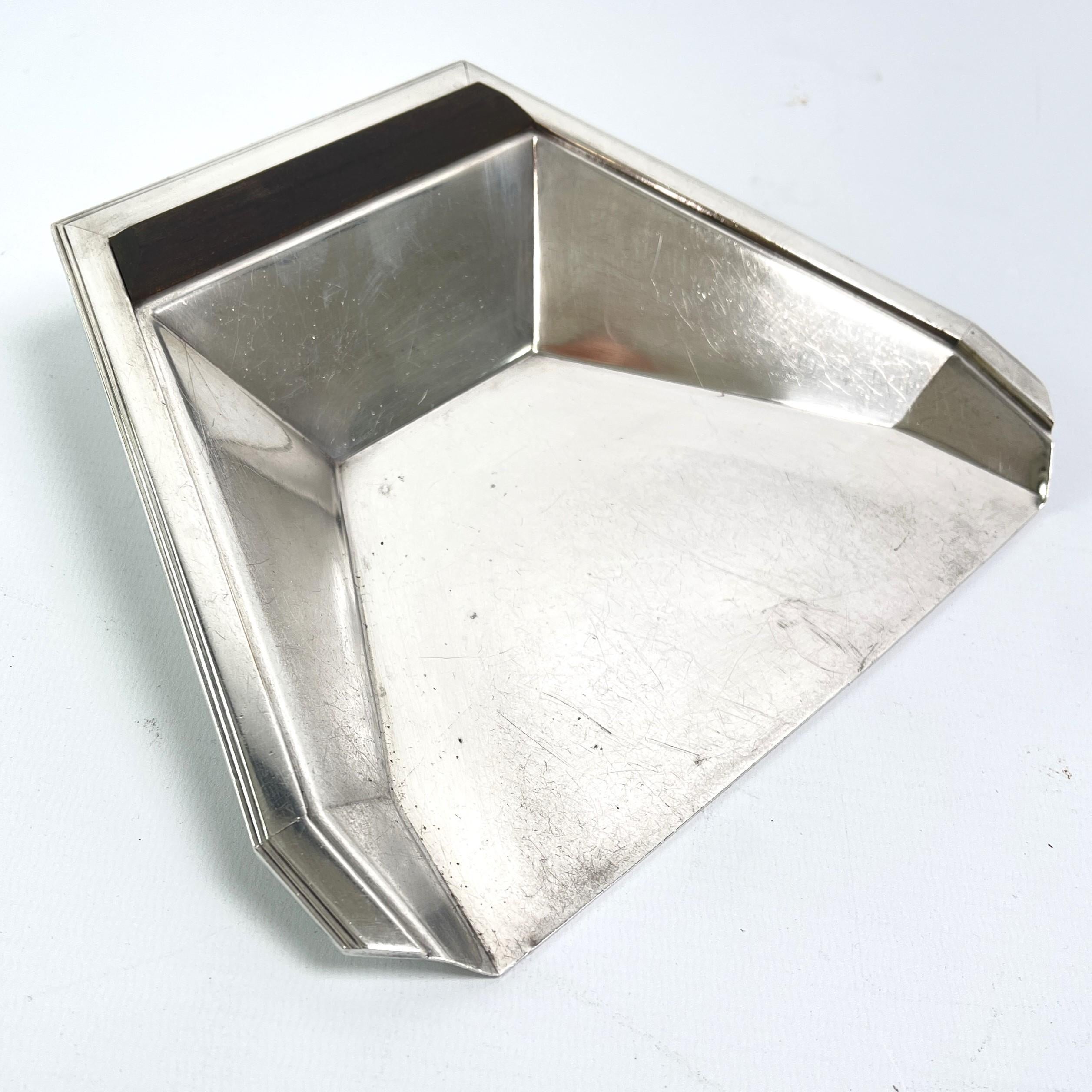 Art Deco dustpan from B.B silver-plated table dustpan, 1930s In Good Condition For Sale In Bingen am Rhein, RP