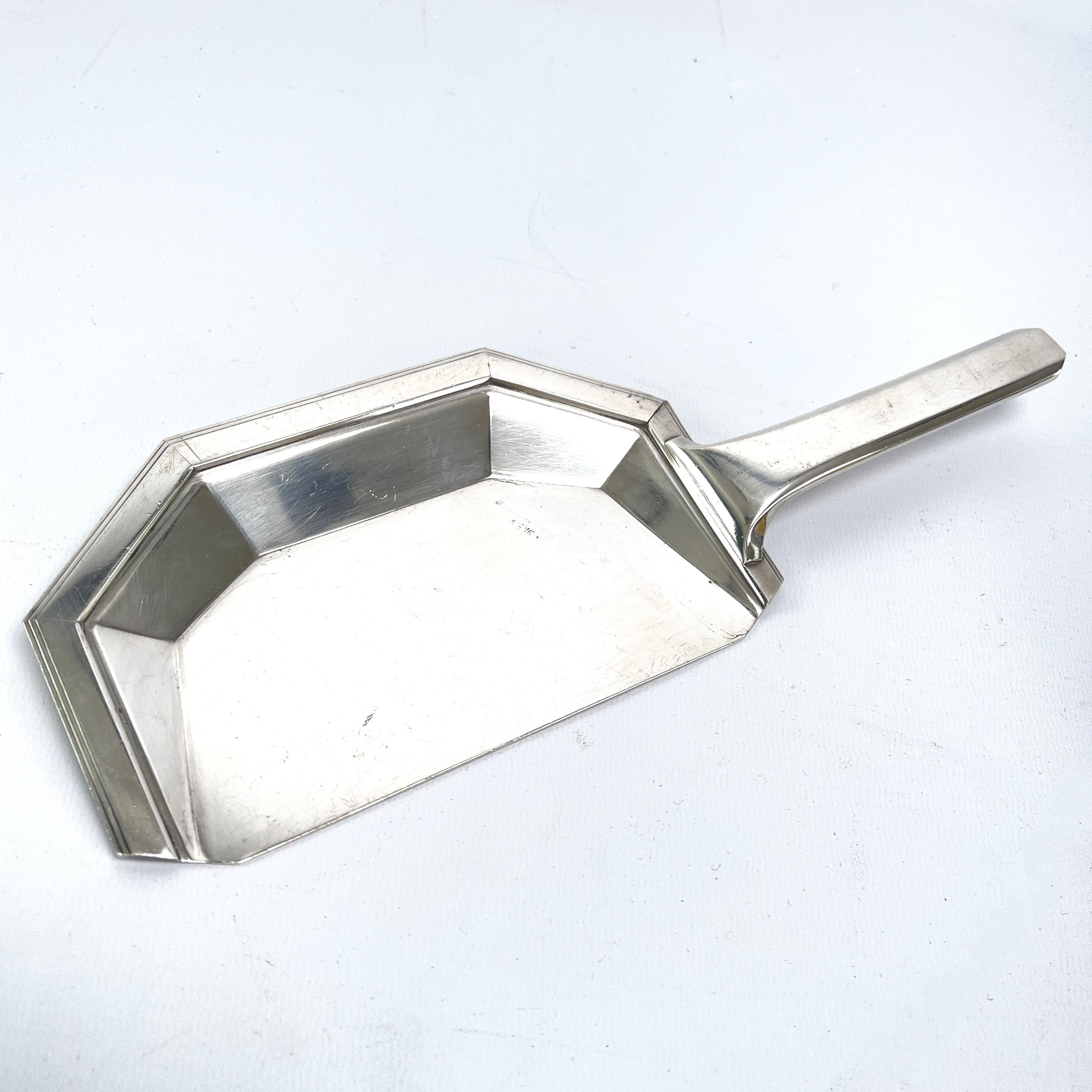 Mid-20th Century Art Deco dustpan from B.B silver-plated table dustpan, 1930s For Sale