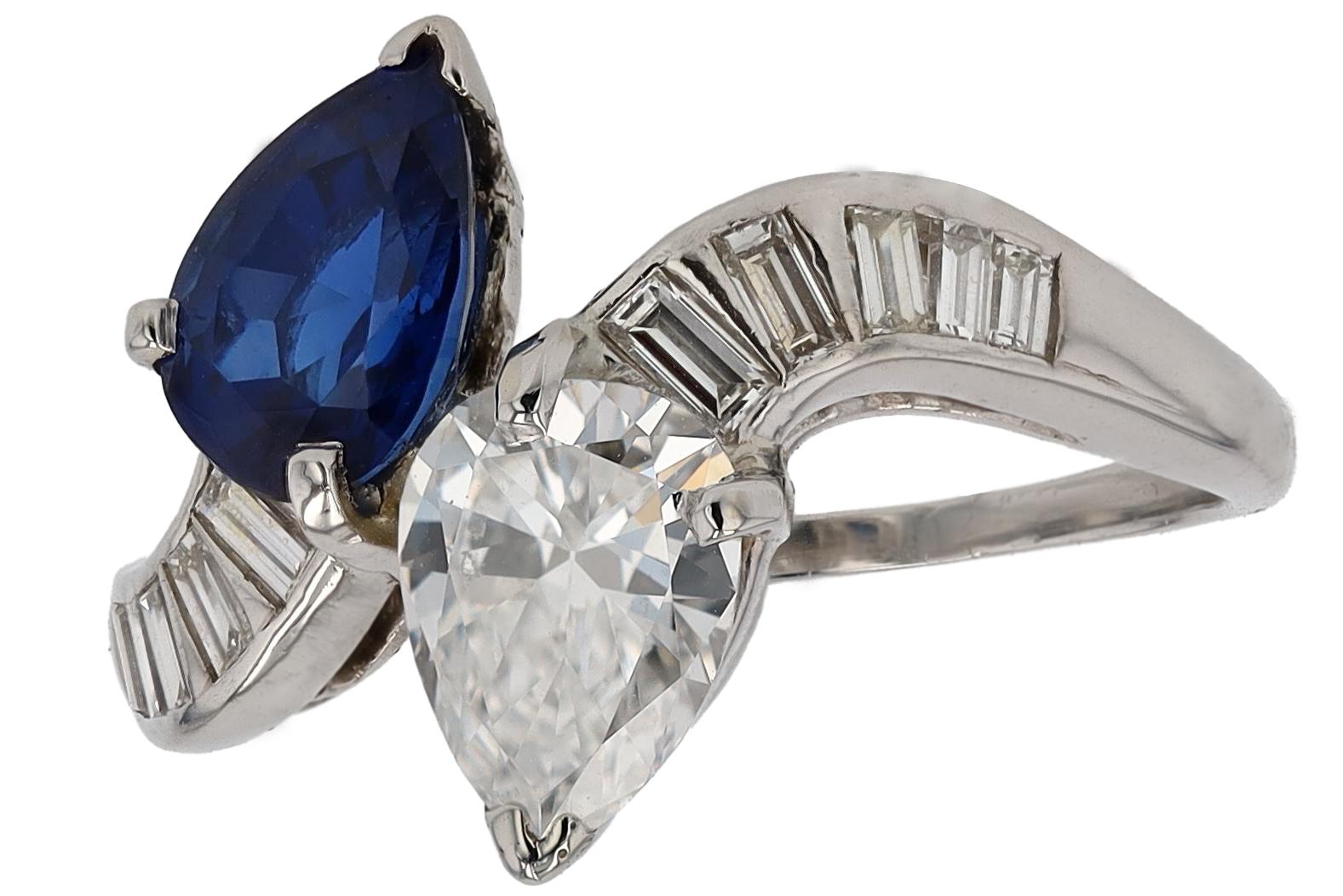 Art Deco E VS2 GIA Diamond & Sapphire Toi Et Moi Ring In Good Condition In Santa Barbara, CA