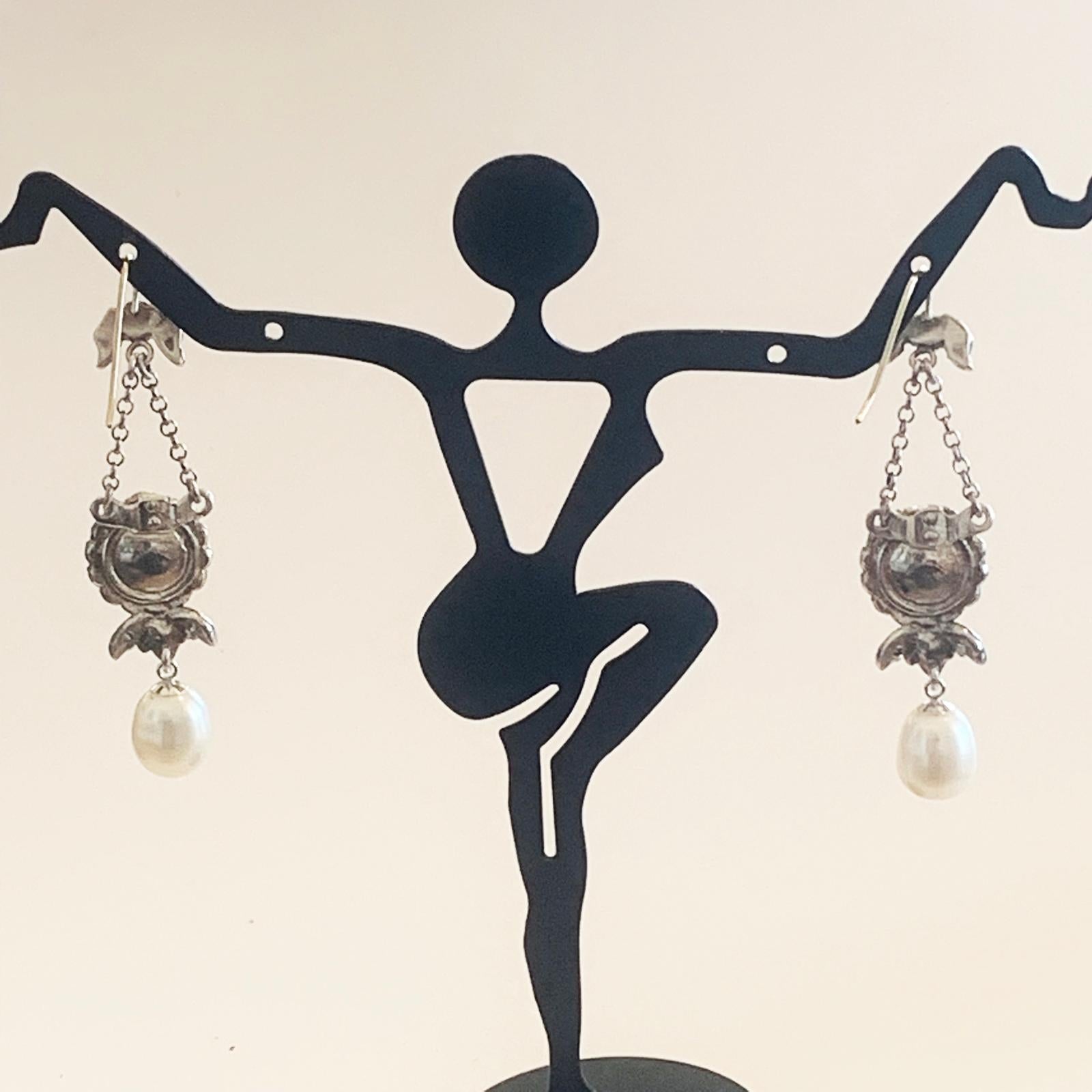 Women's Art Deco Earrings in 9ct gold, silver and Cultured pearls For Sale