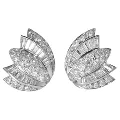 Art Deco Earrings in Platinum and Fine Diamonds, French, circa 1930