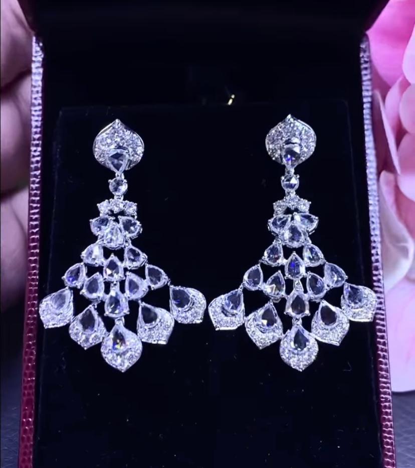 Certified 6.90 Carats Natural Diamonds 18K Gold Earrings  In New Condition For Sale In Massafra, IT