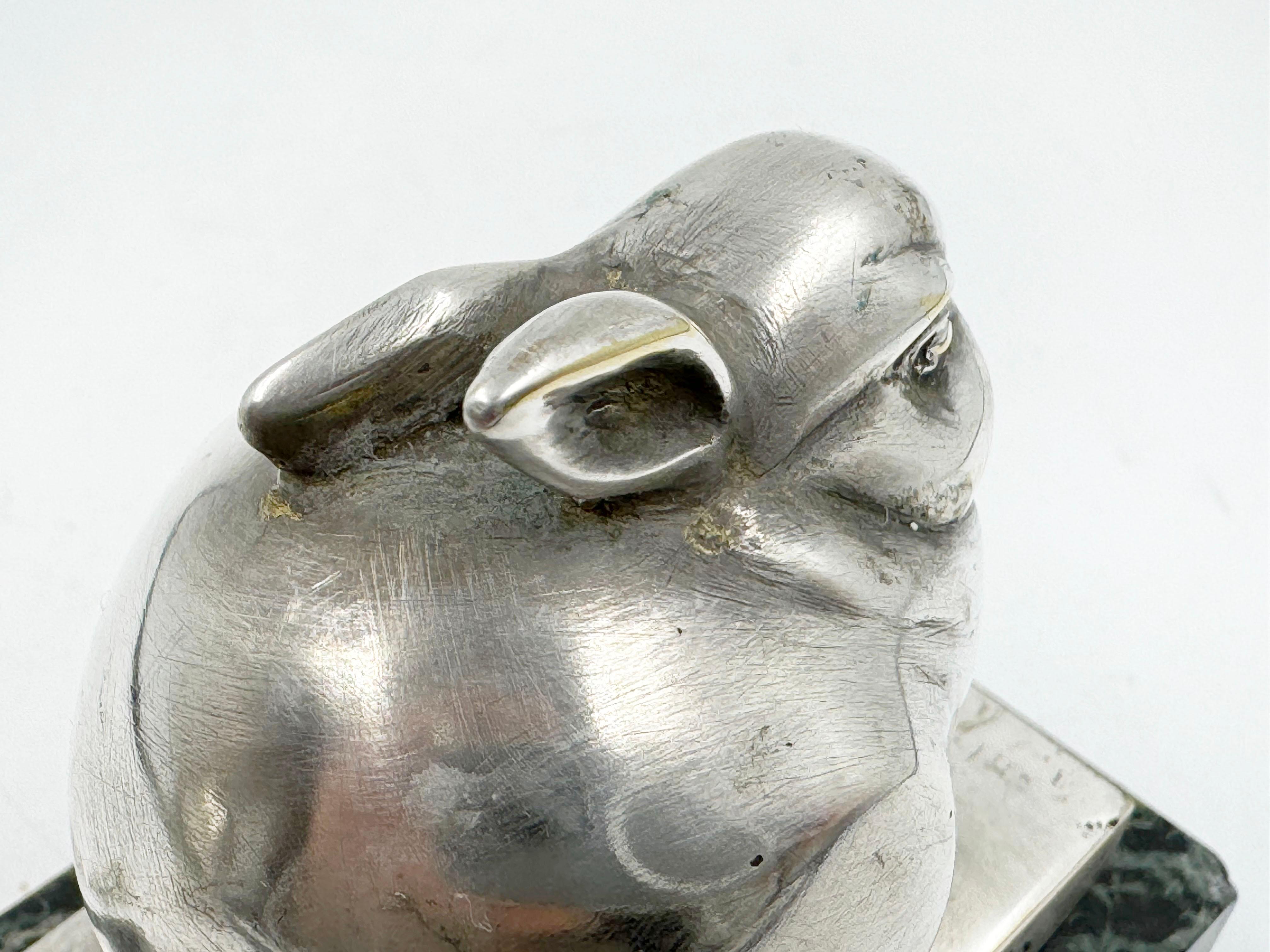 Bronzo Art Déco Edouard-Marcel Sandoz Piccolo lapin in bronzo argentato, coniglio, firmato in vendita