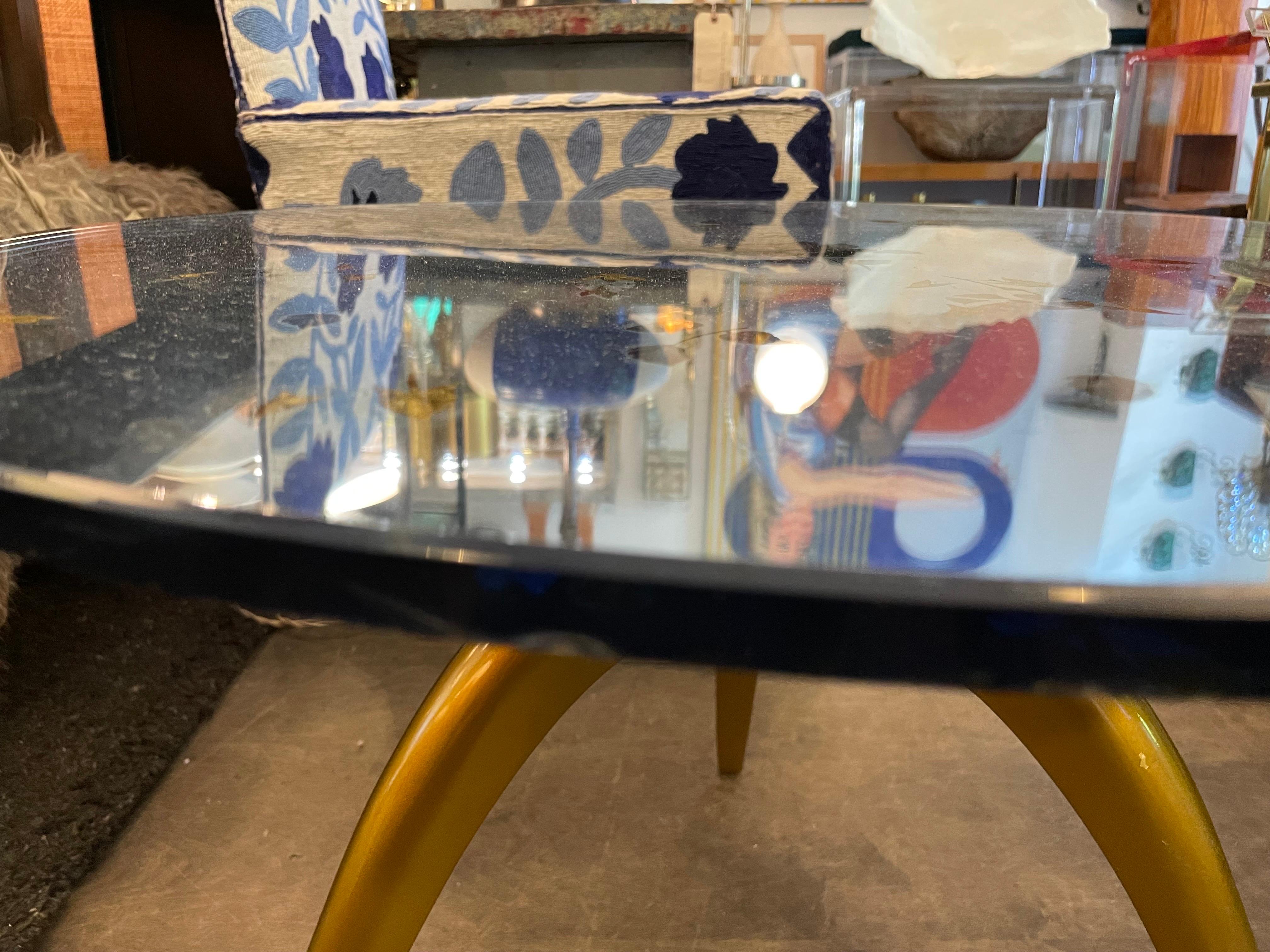 Table d'appoint Art Déco bleu églomisé avec miroir, attribuée à Jules Leleu en vente 3