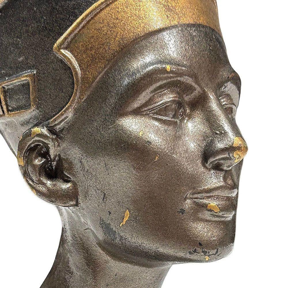 Ägyptische Art-déco-Skulptur der ägyptischen Büste der Königin Nefertiti im Angebot 1