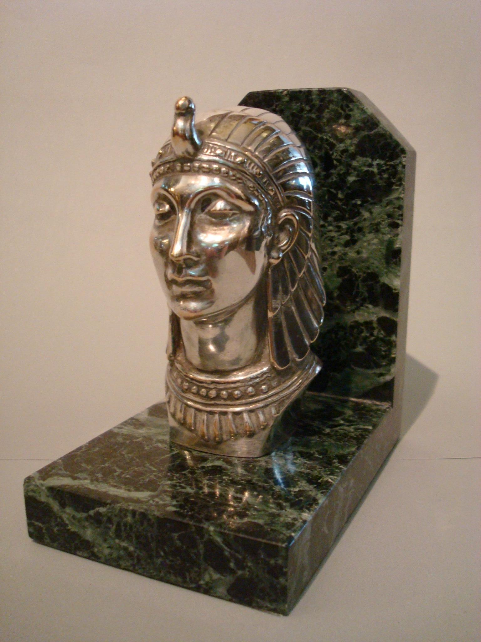 Art Deco Egyptian head silvered bronze signed Frecourt bookends, France, 1920s
Mounted over green marble. Very good conditions.
