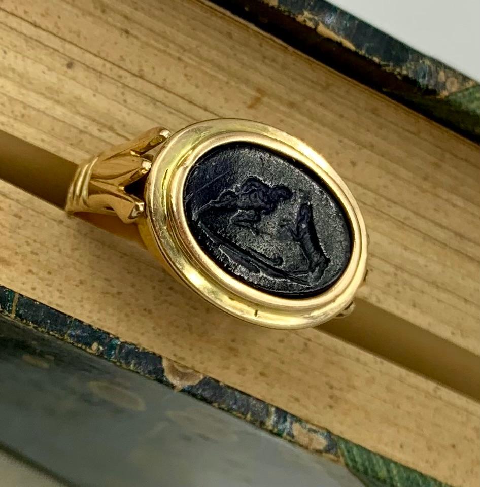 Estate Art Deco period Egyptian Revival 14K yellow gold dancing satyr and goat Tassie signet ring
Early 20th Century
Provenance: Private East Coast Collection
Size: 6.25 US
Condition: Very Good
Beautiful classical ancient Egyptian style Art Deco