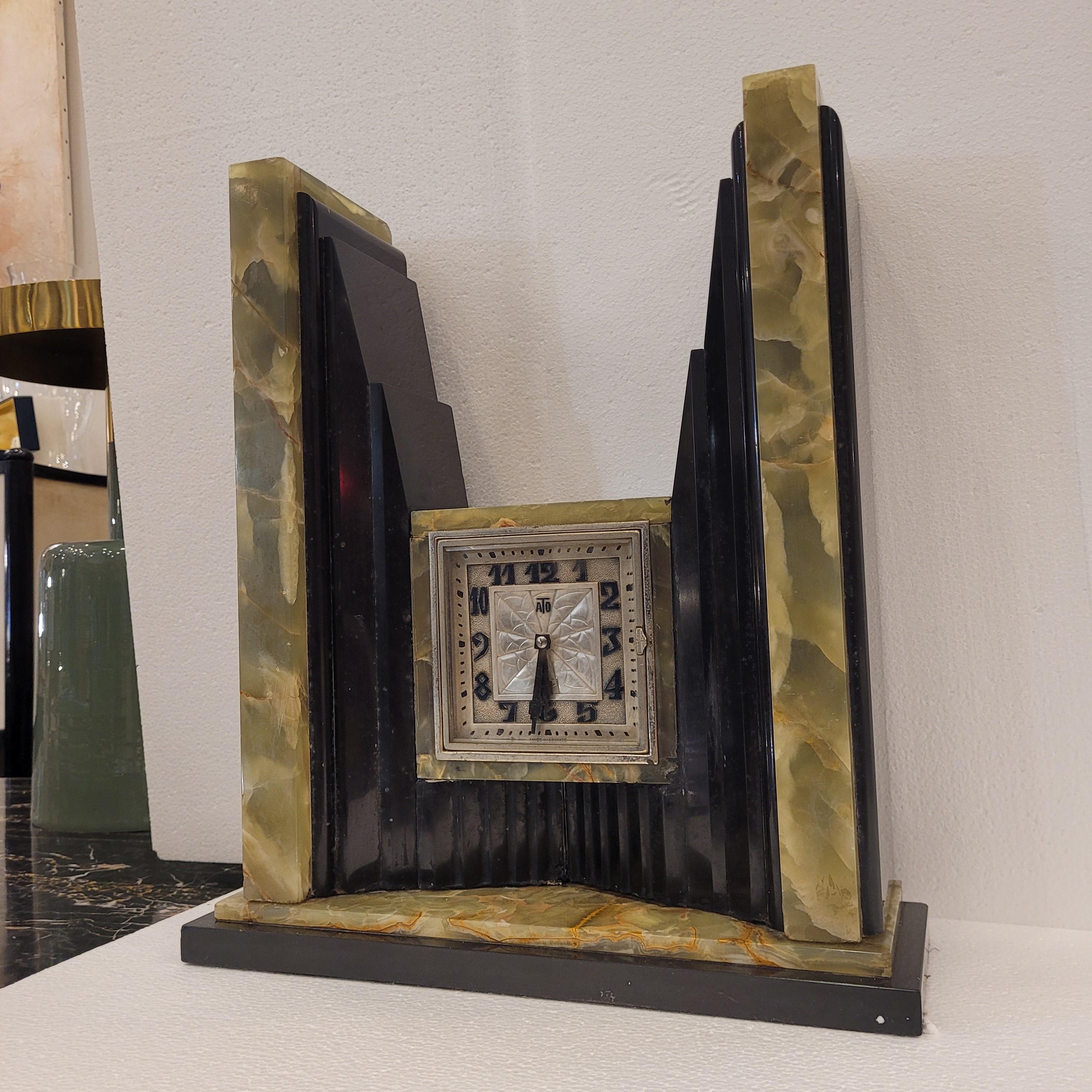 Art Deco Egyptian Revival Clock and Obelisks by ATO In Good Condition For Sale In Valladolid, ES