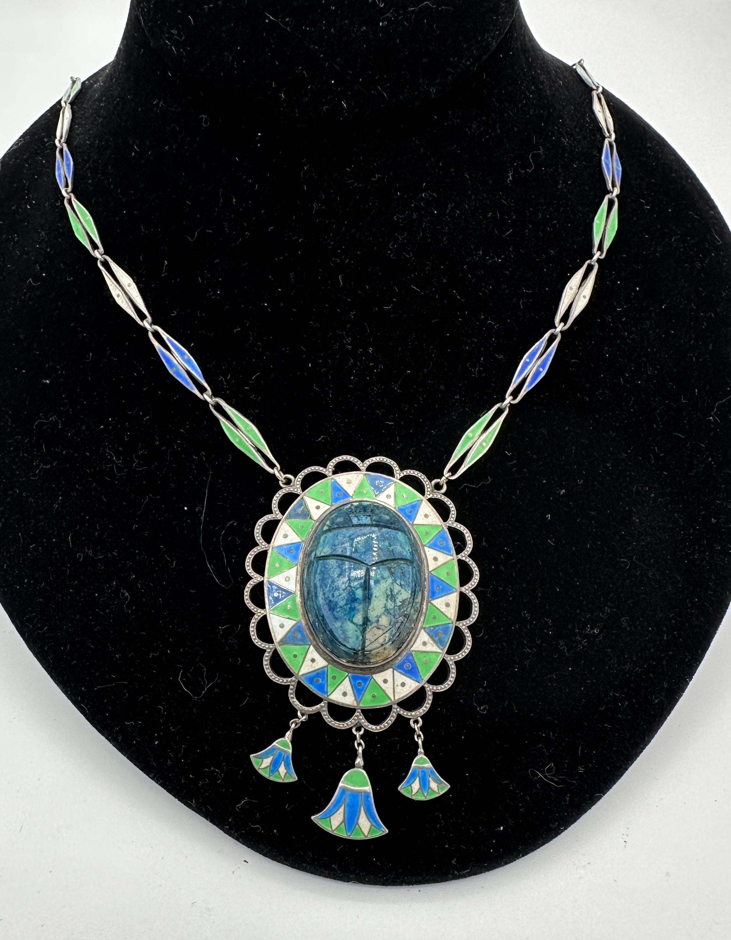 Art Deco Egyptian Revival Enamel Sodalite Scarab Pendant Necklace Lotus Flower In Excellent Condition For Sale In New York, NY