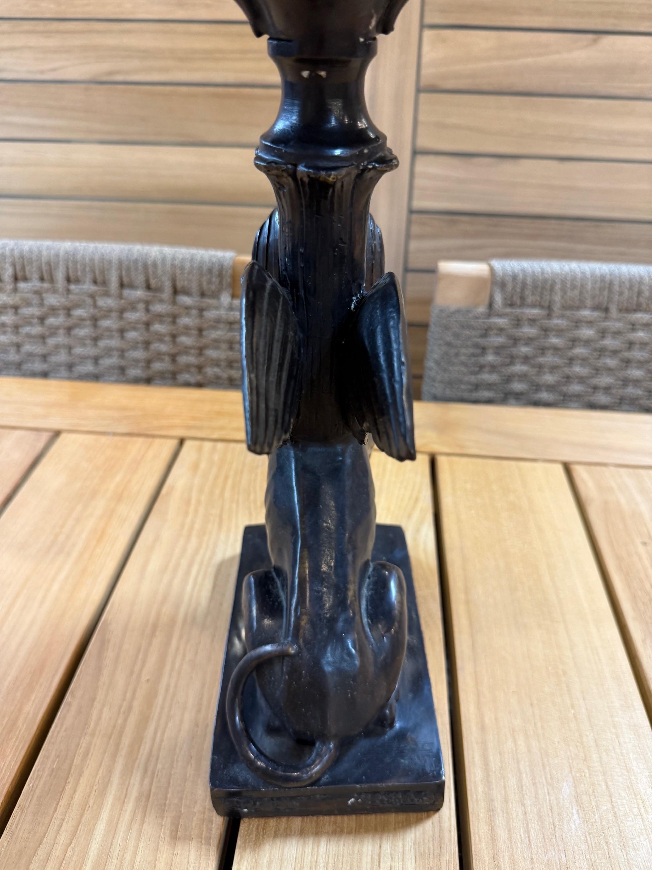 Sfinge alata in bronzo in stile Art Deco Egyptian Revival Tazza in vendita 9