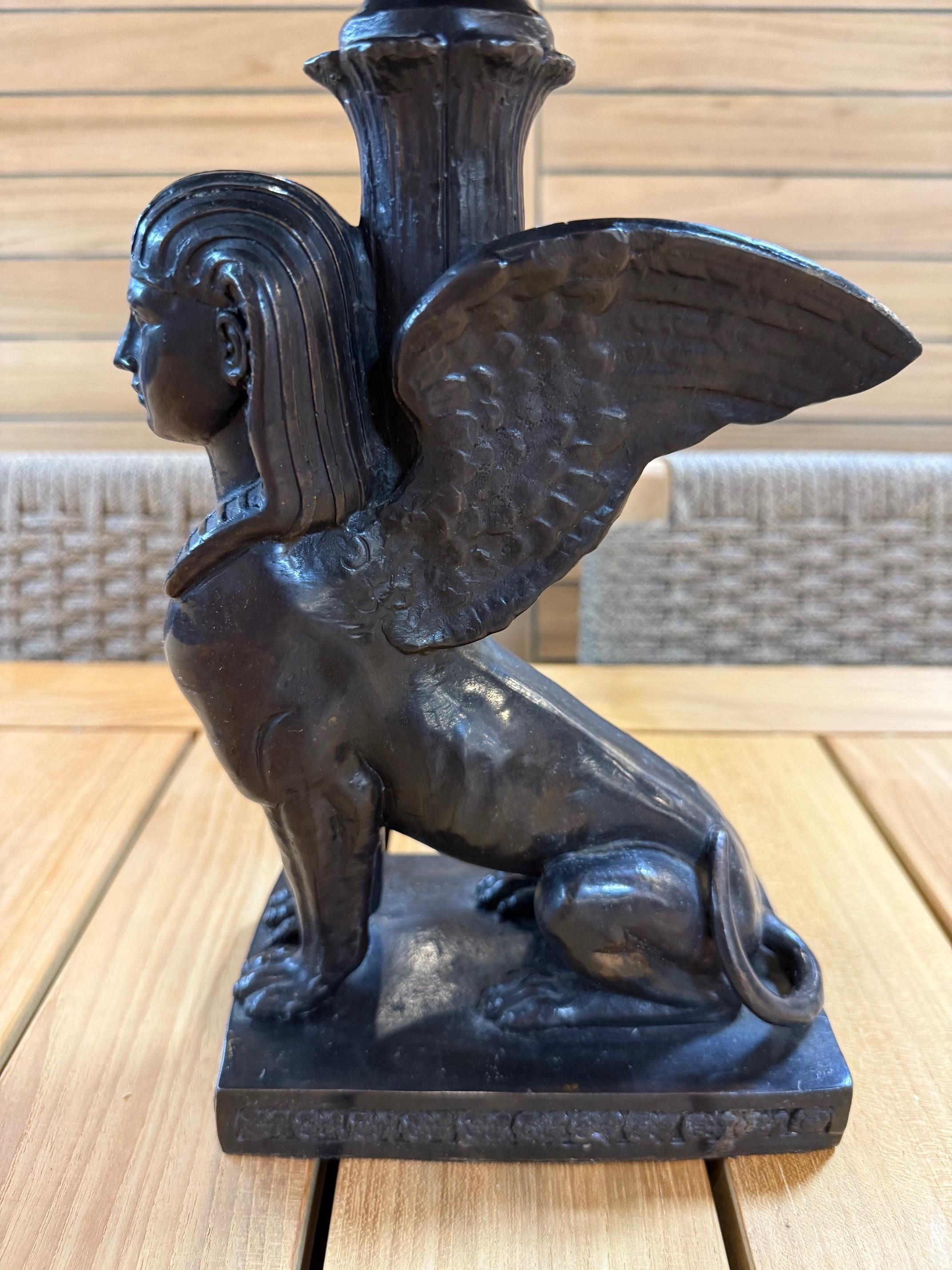 Sfinge alata in bronzo in stile Art Deco Egyptian Revival Tazza in vendita 10