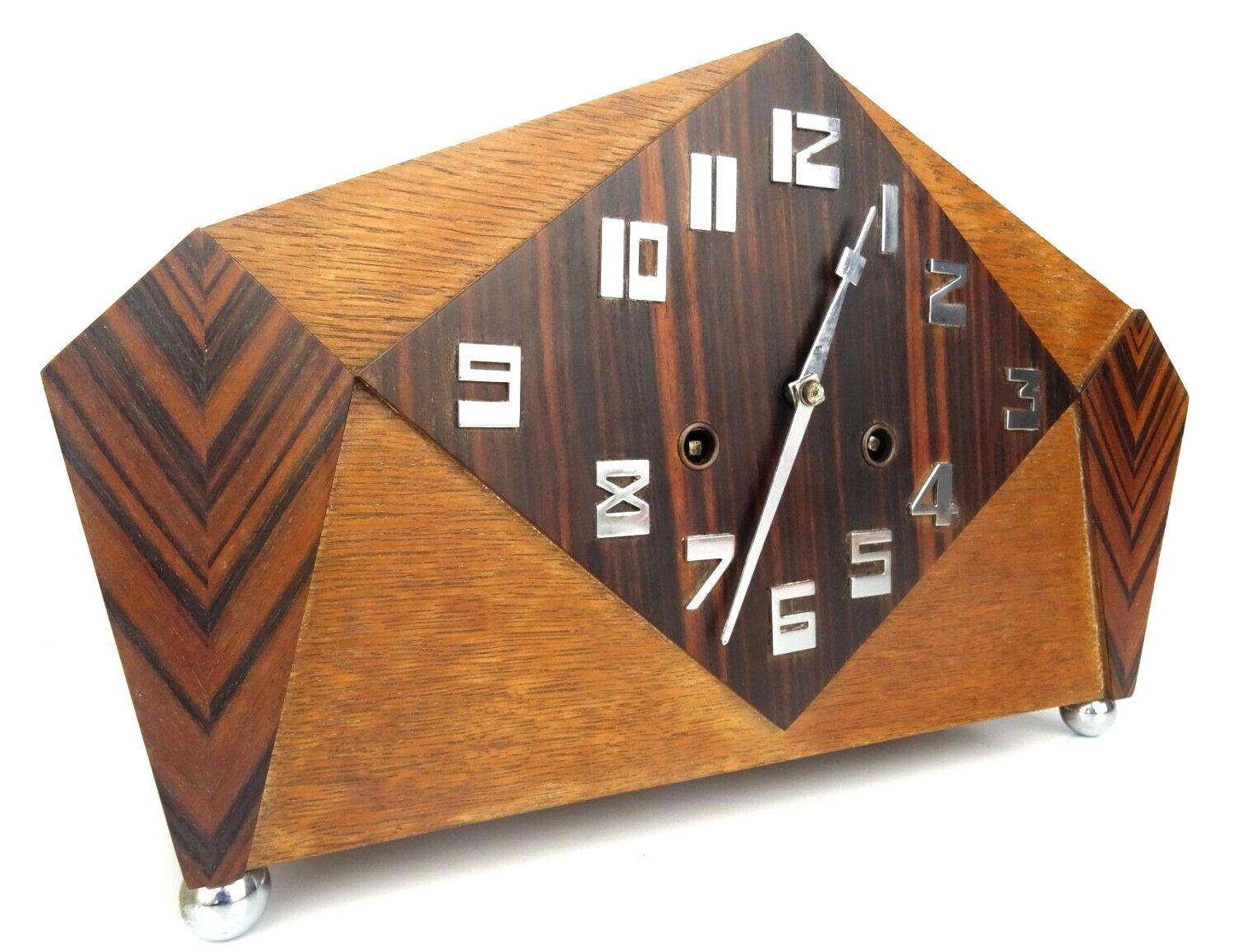 Bauhaus Art Deco Eight Day Mantel Chiming Clock by Pfeilkreuz Junghans, c1930 For Sale