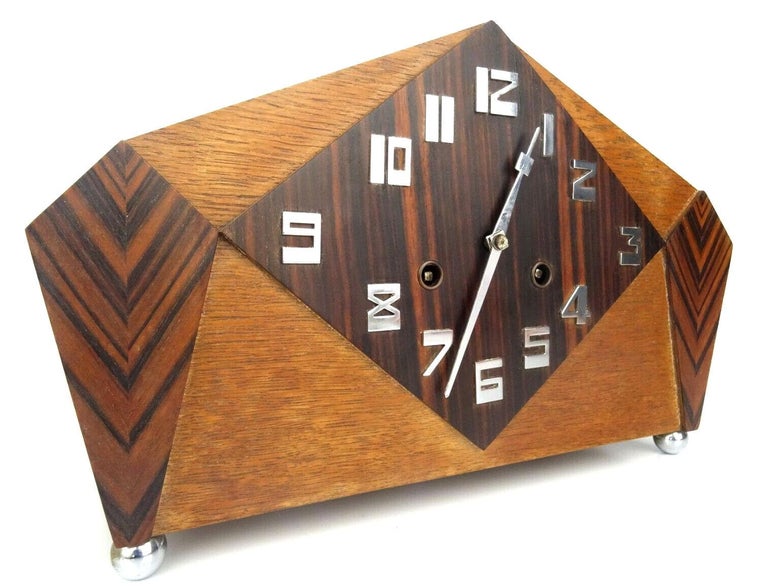 German Art Deco Eight Day Mantel Chiming Clock by Pfeilkreuz Junghans, c1930 For Sale