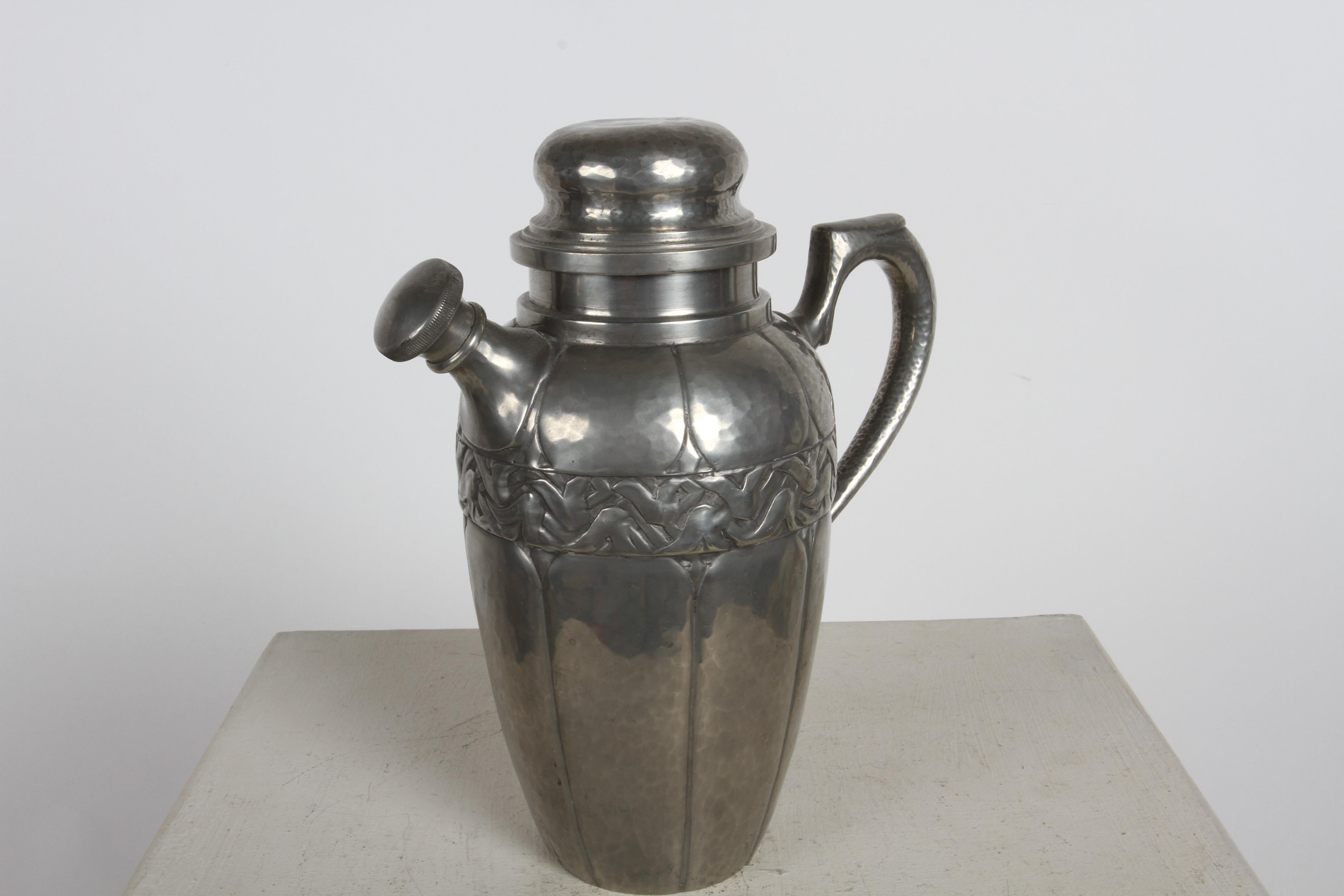 Art Deco Einar Dragsted Denmark Hand Wrought & Hammered Pewter Cocktail Shaker  For Sale 7