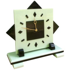 Vintage Art Deco Electric Bakerlite Mantel Clock