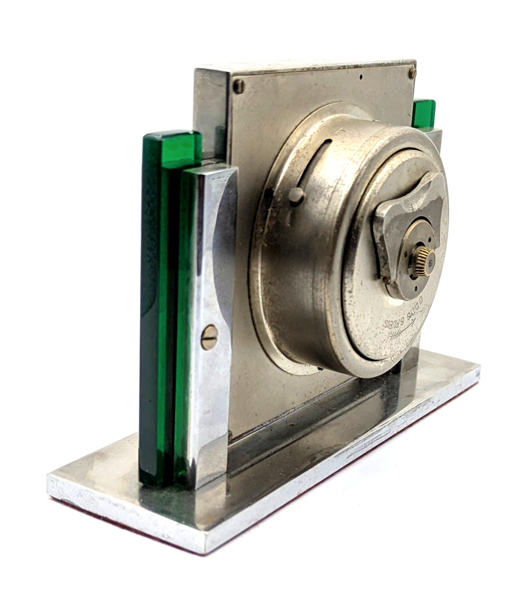 Art Deco Elegant Chrome-Plated Desk Clock by Mappin & Webb, c1930 For Sale 1