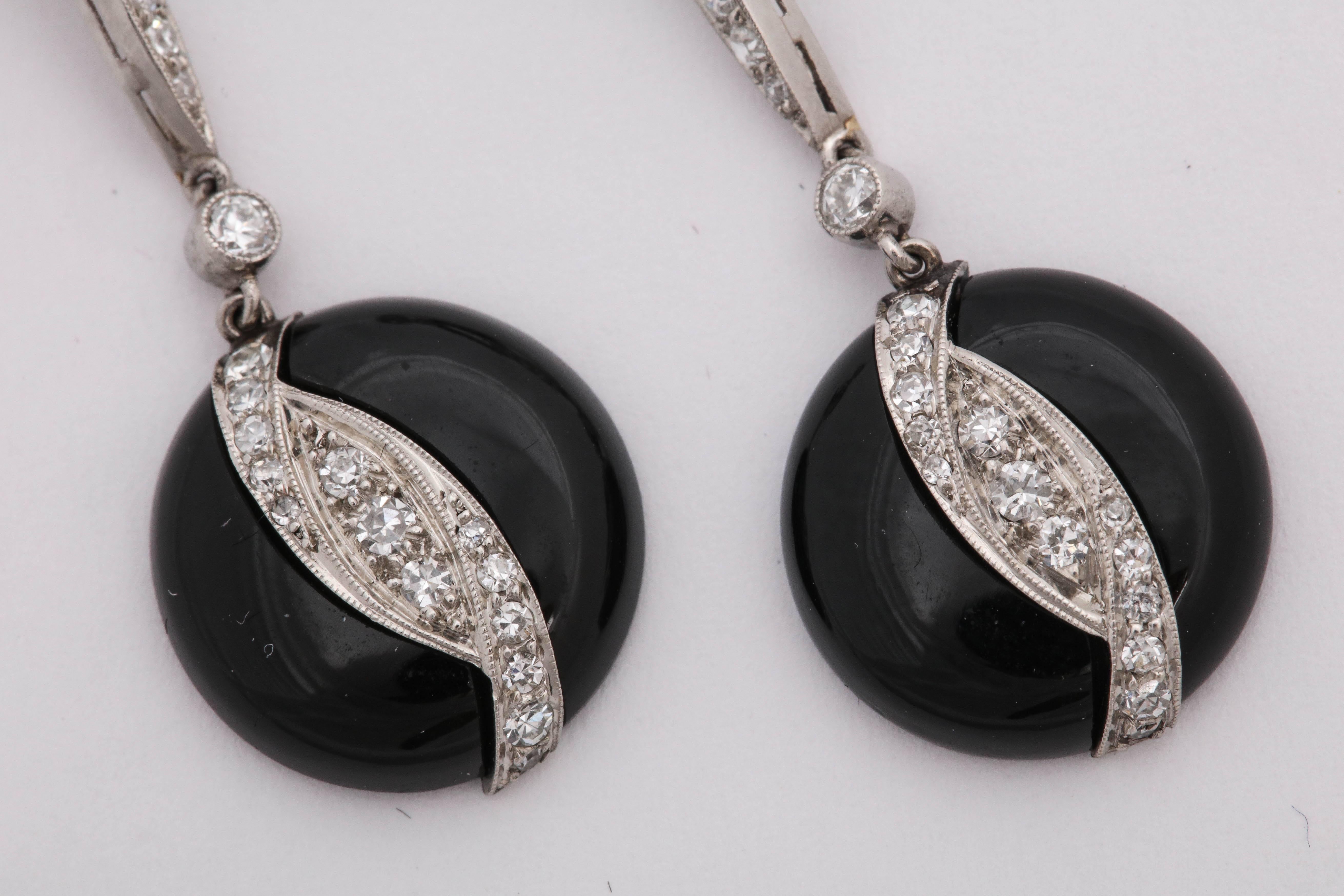 Art Deco Elegant Diamond and French Cut Onyx Platinum Screwback Pendant Earrings 1
