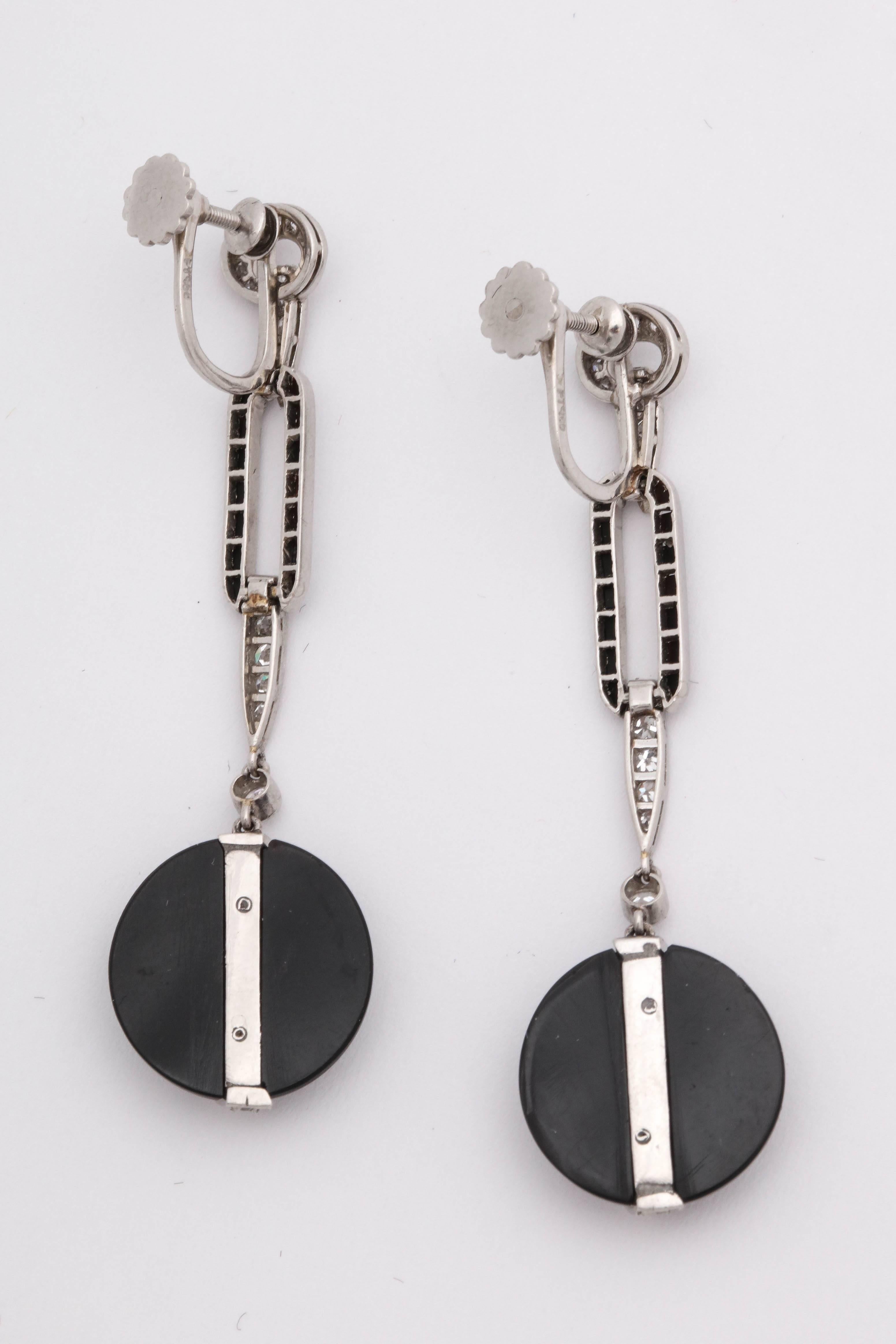 Art Deco Elegant Diamond and French Cut Onyx Platinum Screwback Pendant Earrings 2