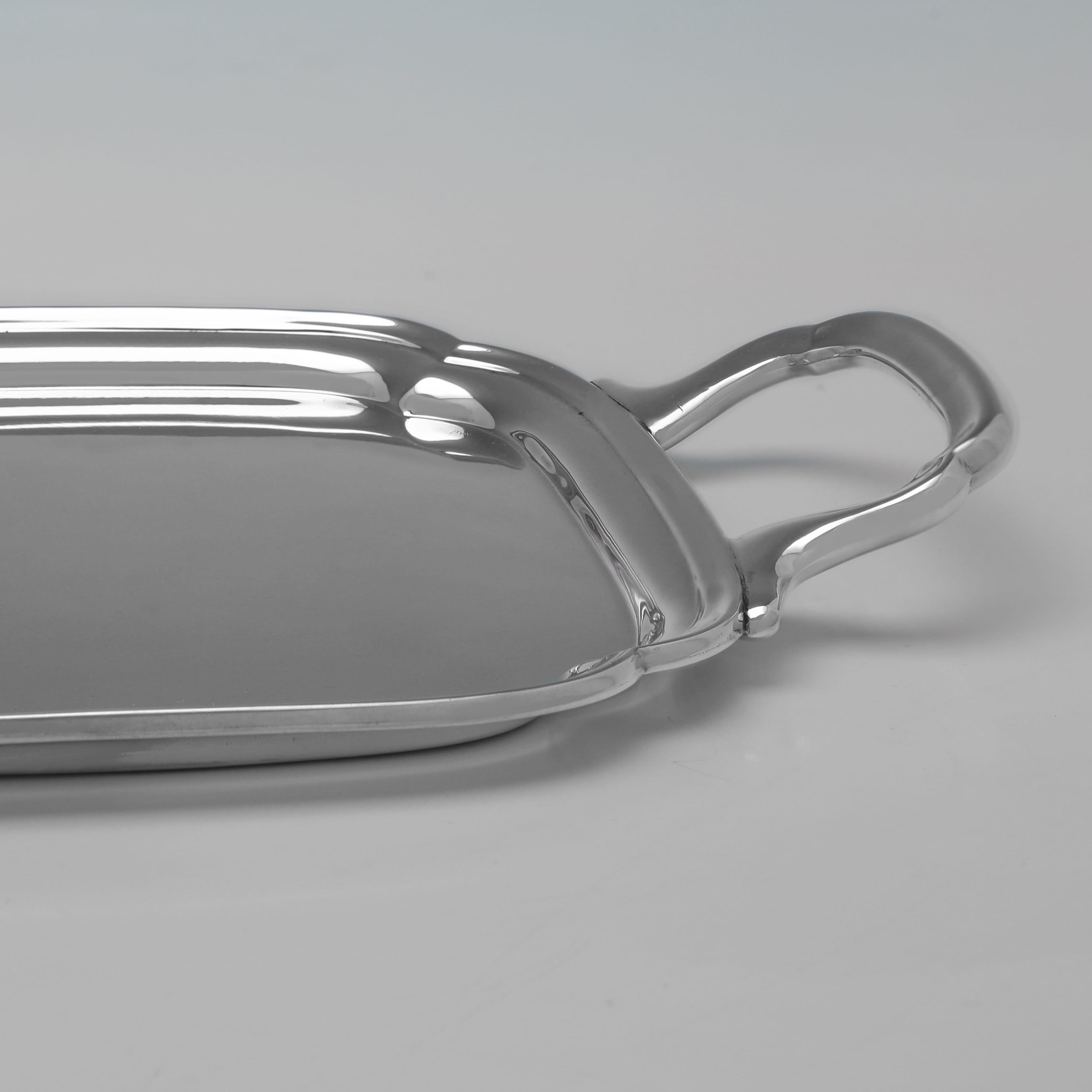 Art Deco Elegant George V Sterling Silver Bar Tray by Viners Ltd., 1934 (Art déco) im Angebot