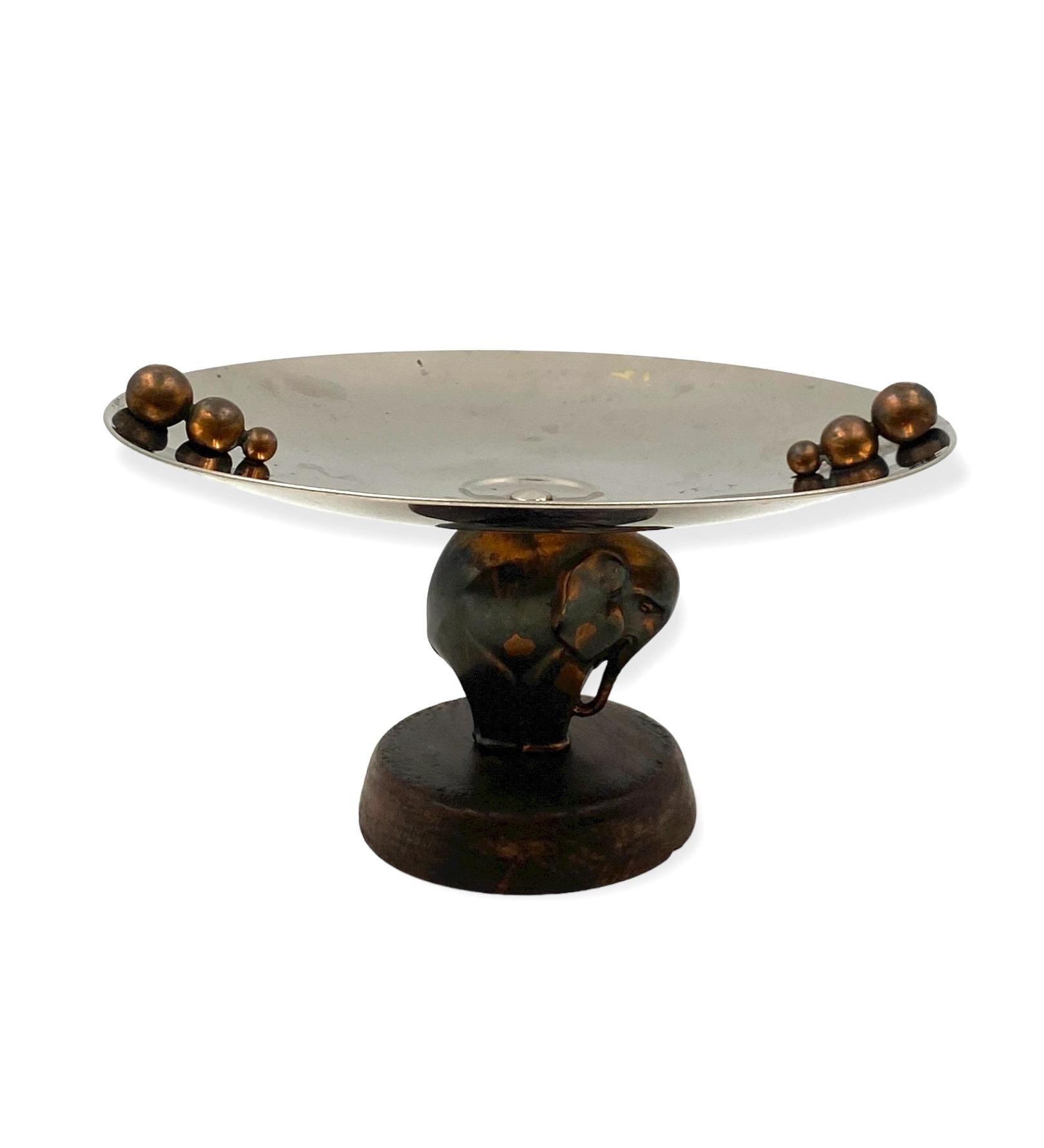 Art Deco Elephant Coupe Centerpiece, France 1920s In Good Condition For Sale In Firenze, IT