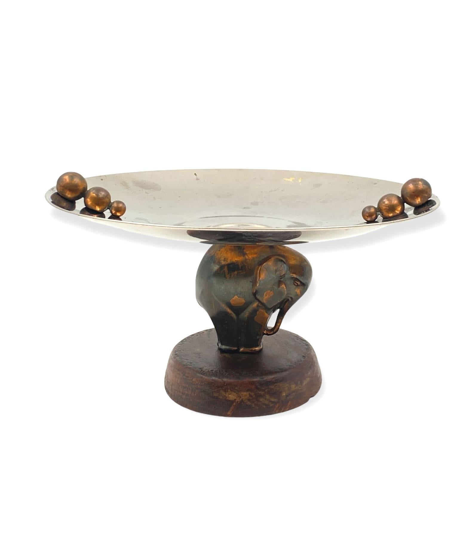 Early 20th Century Art Deco Elephant Coupe Centerpiece, France 1920s For Sale
