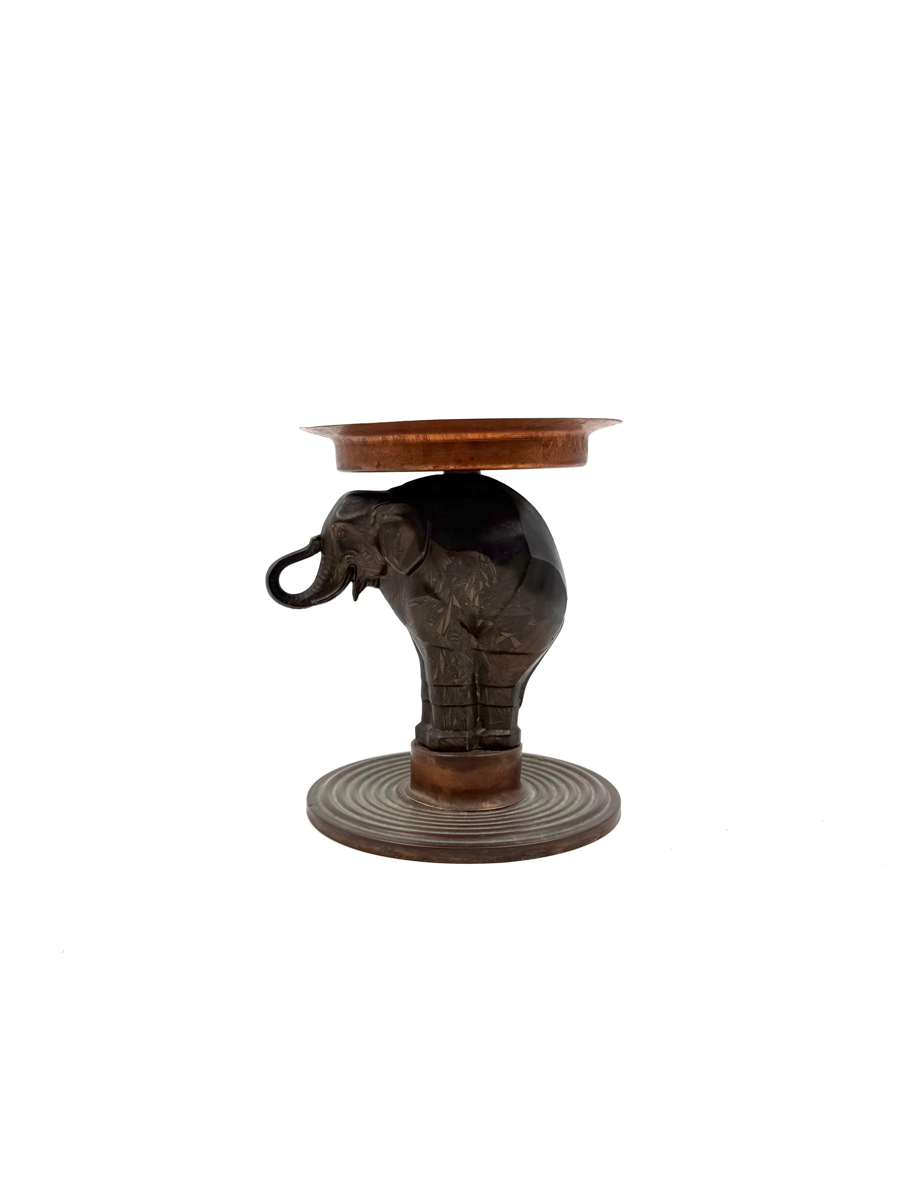 Art Deco vide poche / bowl / key holder

France 1930- 1940

metal, copper, bronze

20 cm H x 19 cm diam.

Conditions: good consistent with age and use. Lack of plating on the top.