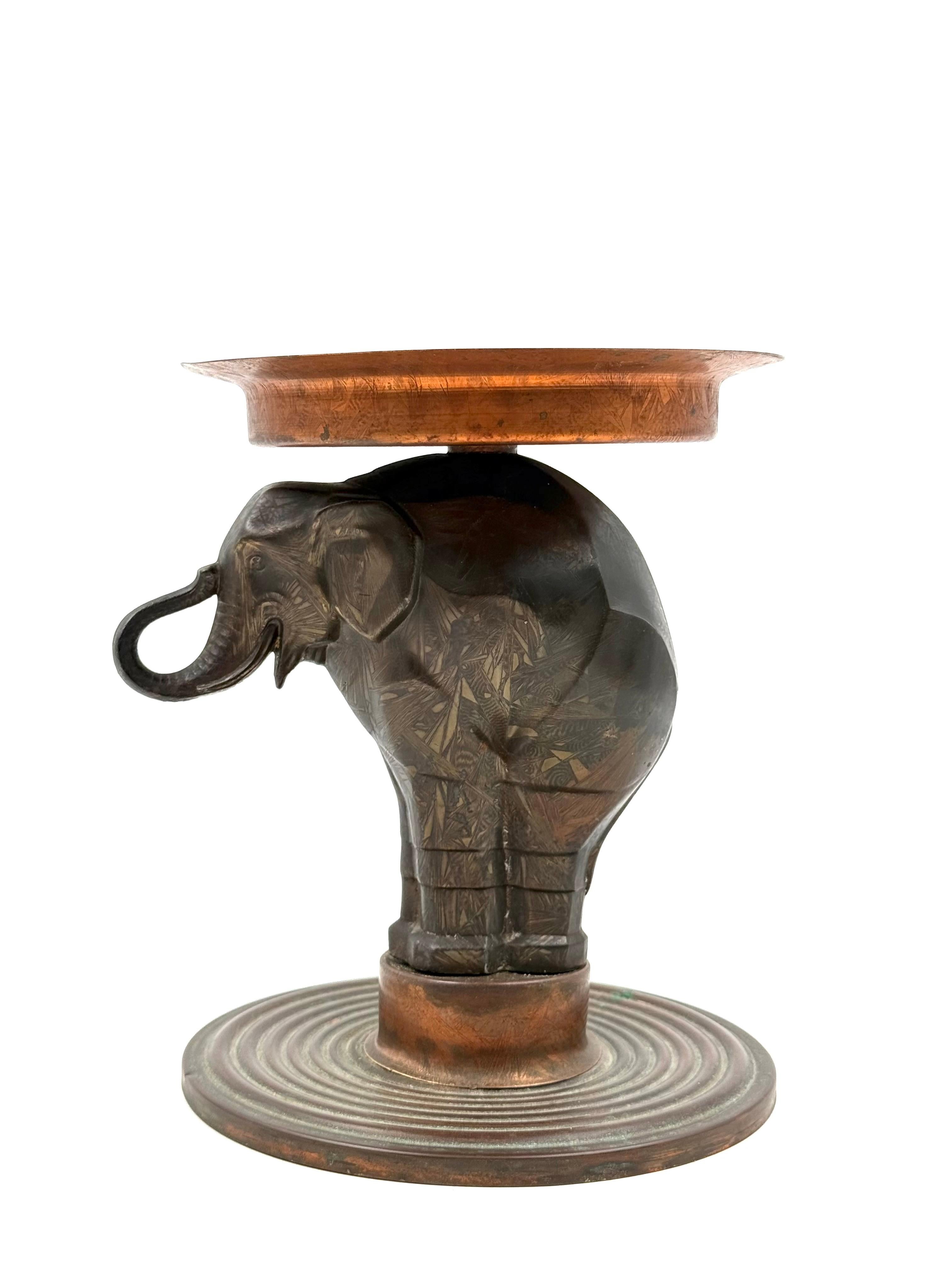 Art Deco elephant coupe vide poche, France 1930s In condizioni discrete in vendita a Firenze, IT