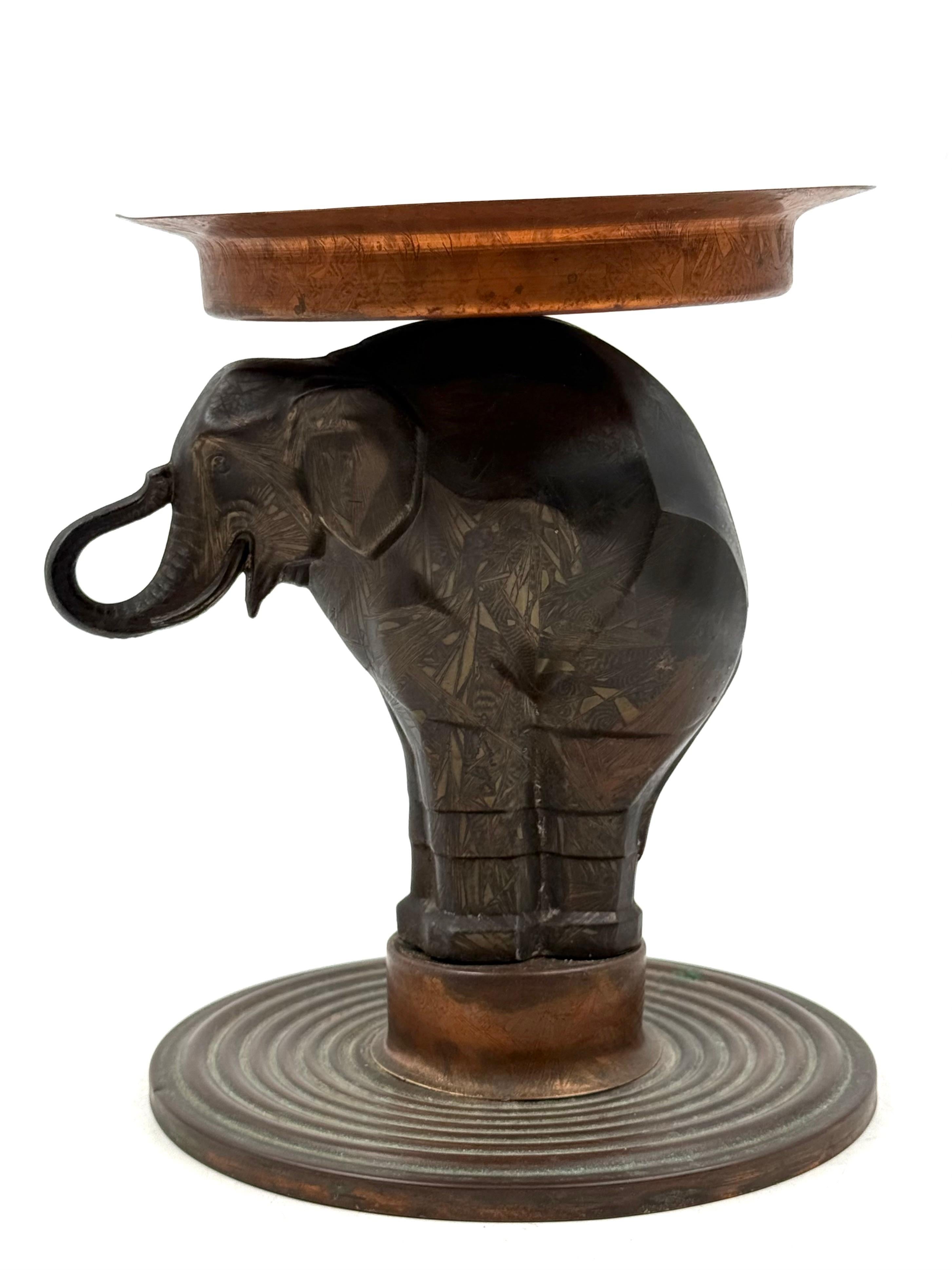 Bronzo Art Deco elephant coupe vide poche, France 1930s in vendita