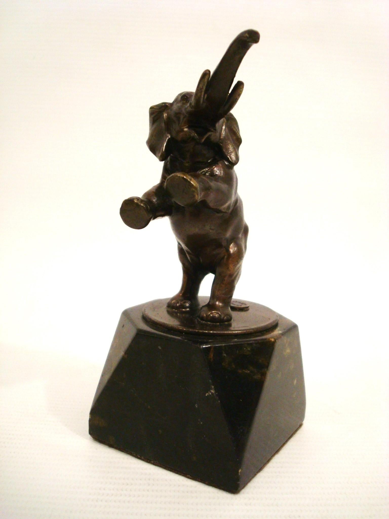 British Art Deco Elephant Paperweight. Retailed by Asprey - London 1930´s For Sale