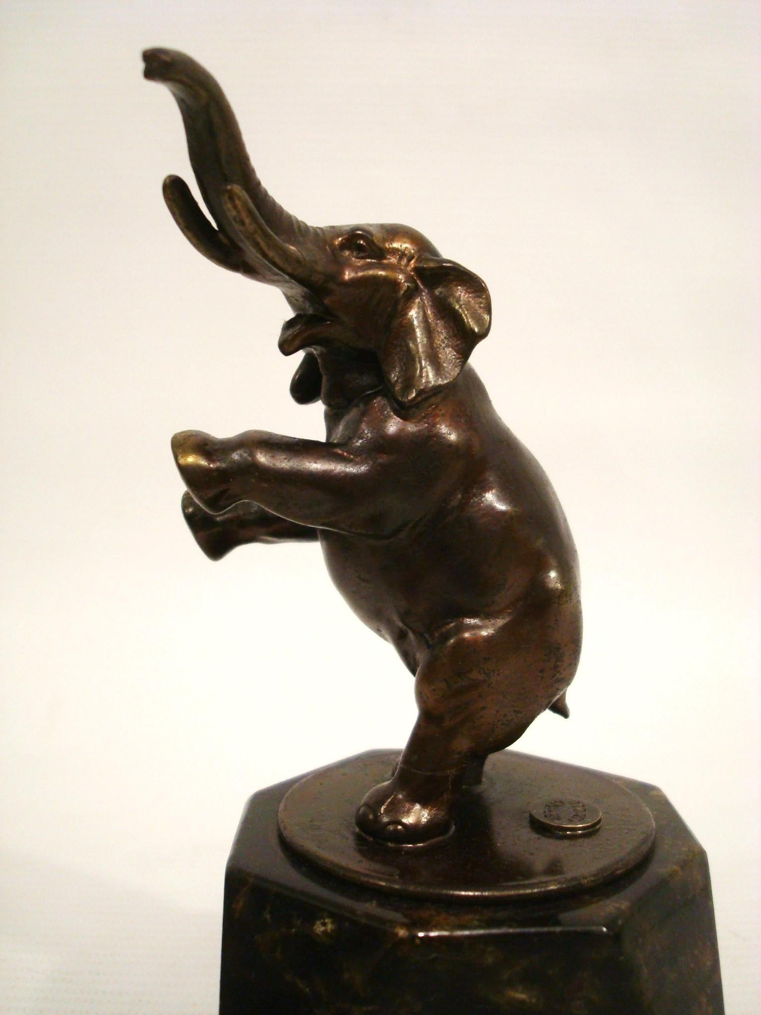 Art Deco Elephant Paperweight. Retailed by Asprey - London 1930´s For Sale 2
