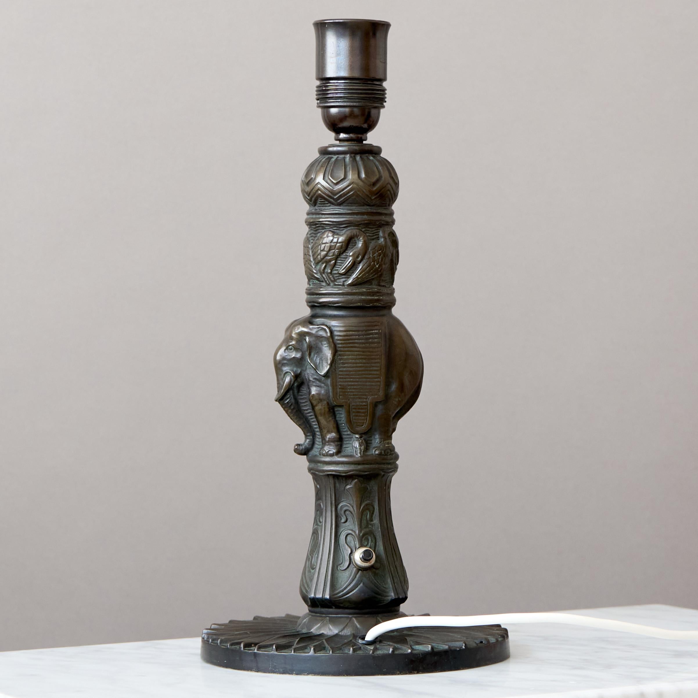 Lámpara de sobremesa Art Decó Elefante de Voss de Fredericia, Dinamarca, años 30. en venta 4