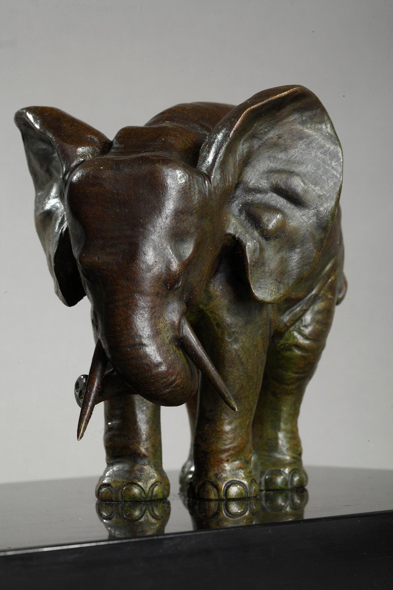 Éléphant Art Déco avec ses deux bébés éléphants par Ulisse Caputo en vente 2