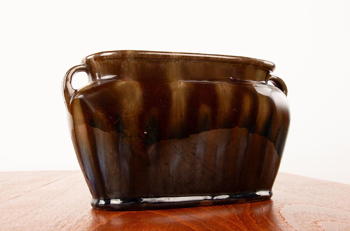 Art Deco elongated vase in flamed and iridescent stoneware by Edouard Grégoire. (Keramik) im Angebot