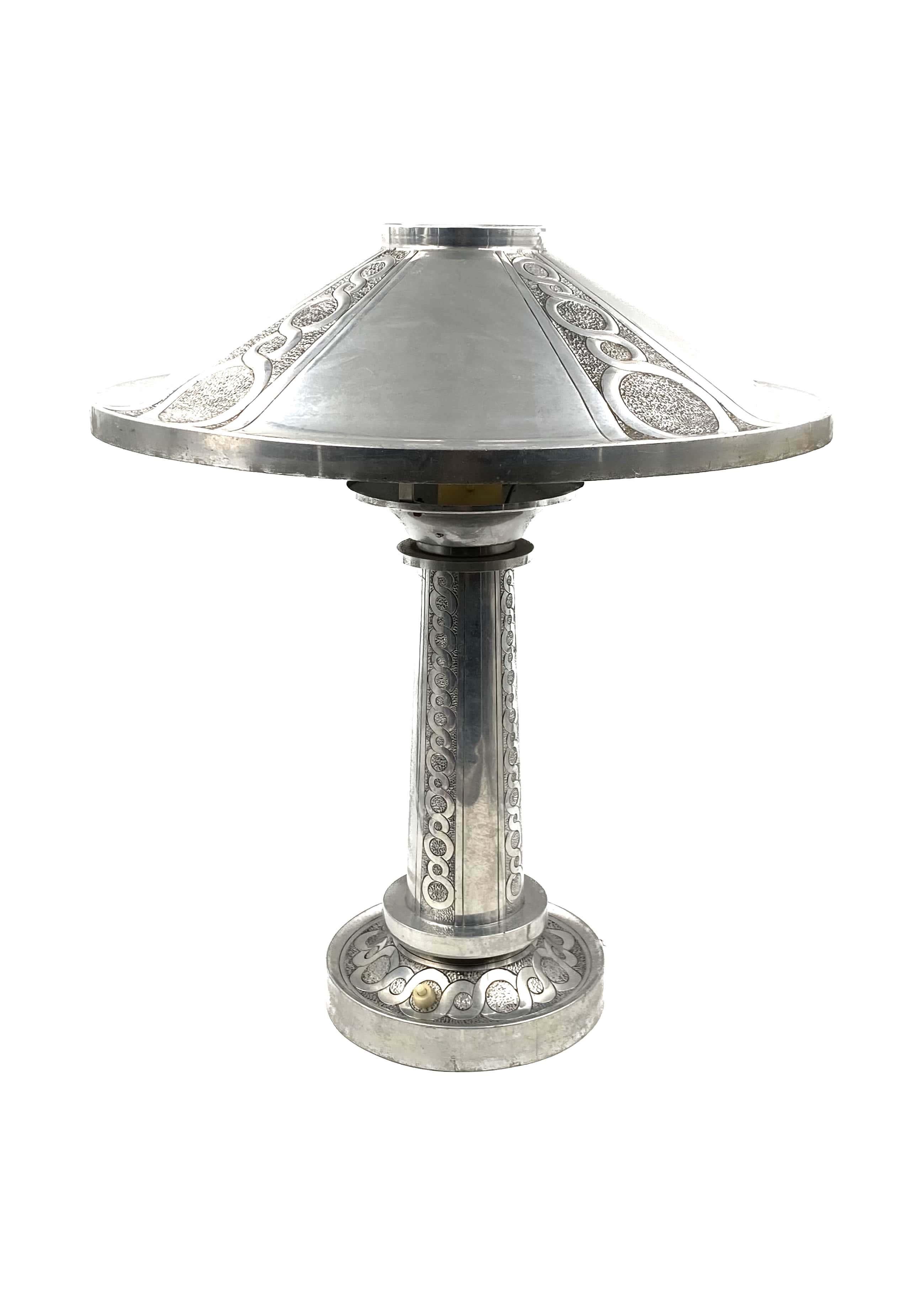 Art Deco embossed Table Lamp, France, ca. 1920s For Sale 1