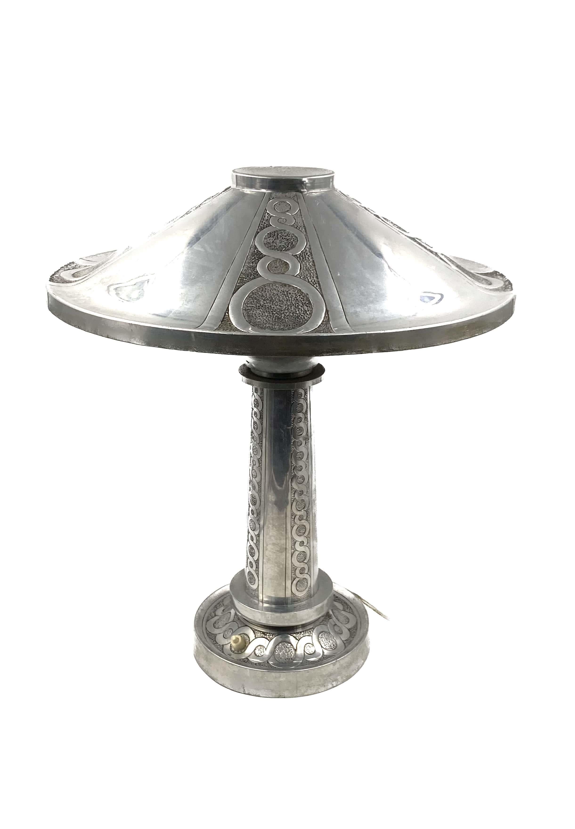 Art Deco embossed Table Lamp, France, ca. 1920s For Sale 2