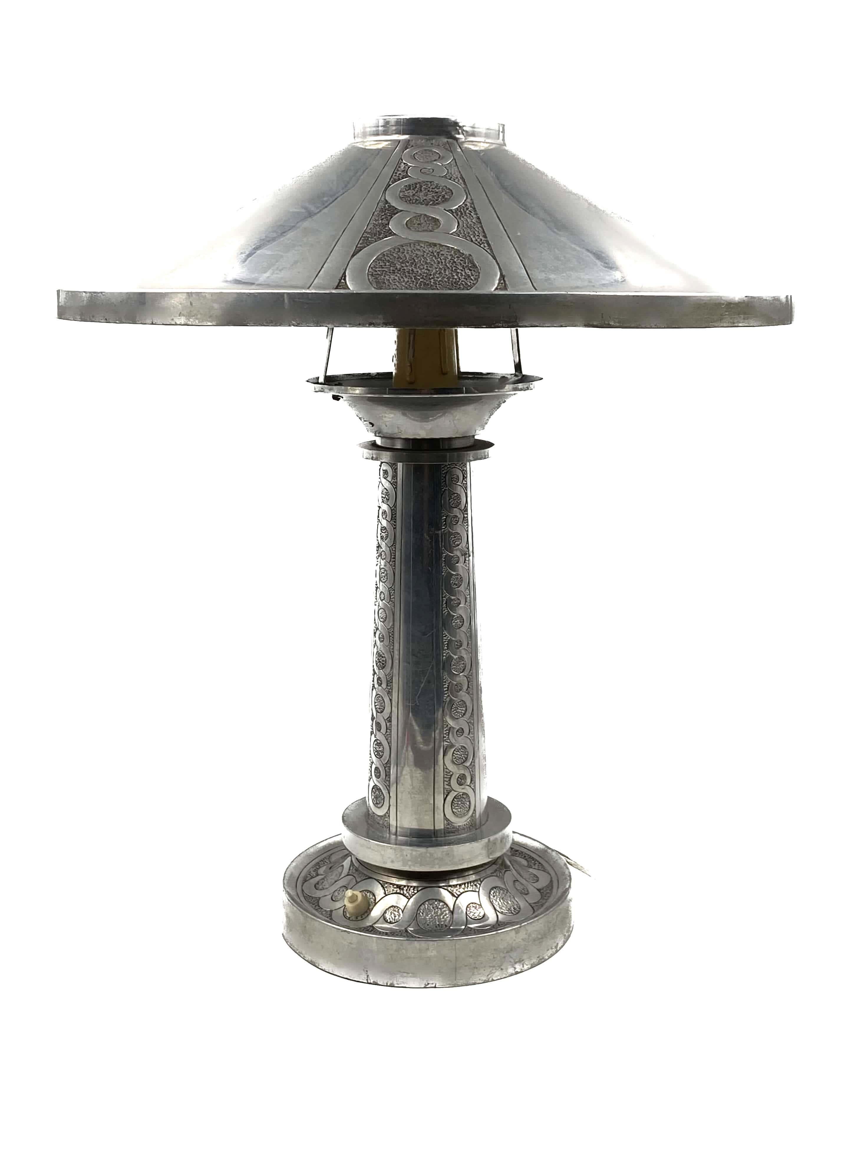 Art Deco embossed Table Lamp, France, ca. 1920s For Sale 3